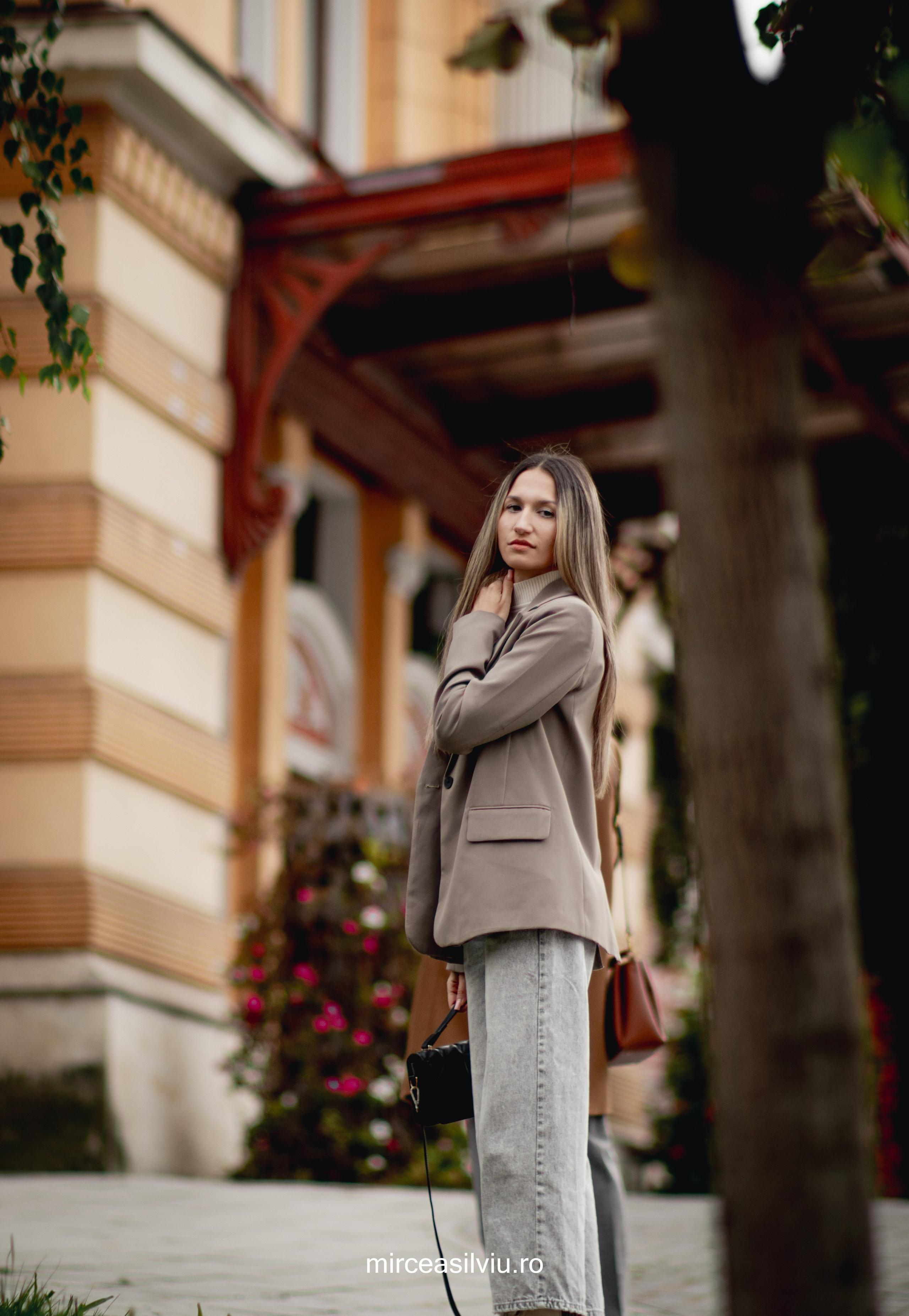 Madalina. Fotograf de portrete și evenimente din Cluj-Napoca. Ședințe foto individuale, nunți, botezuri și aniversări în Cluj și județul Cluj