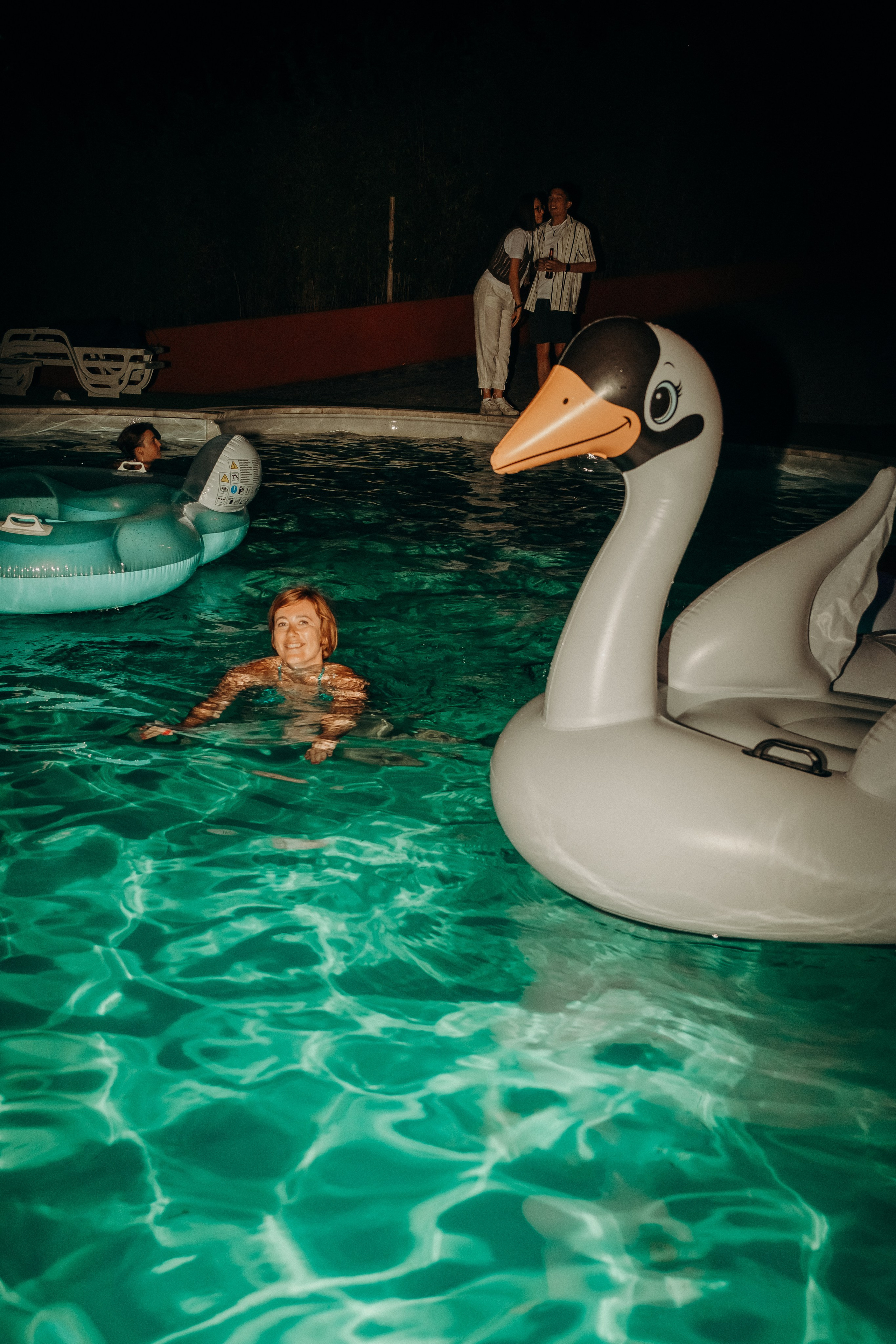 Pool party in  High Villa.  Cascais Sintra Lisbon. Валерія Сичова. Сімейний та репортажний фотограф в Португаліі