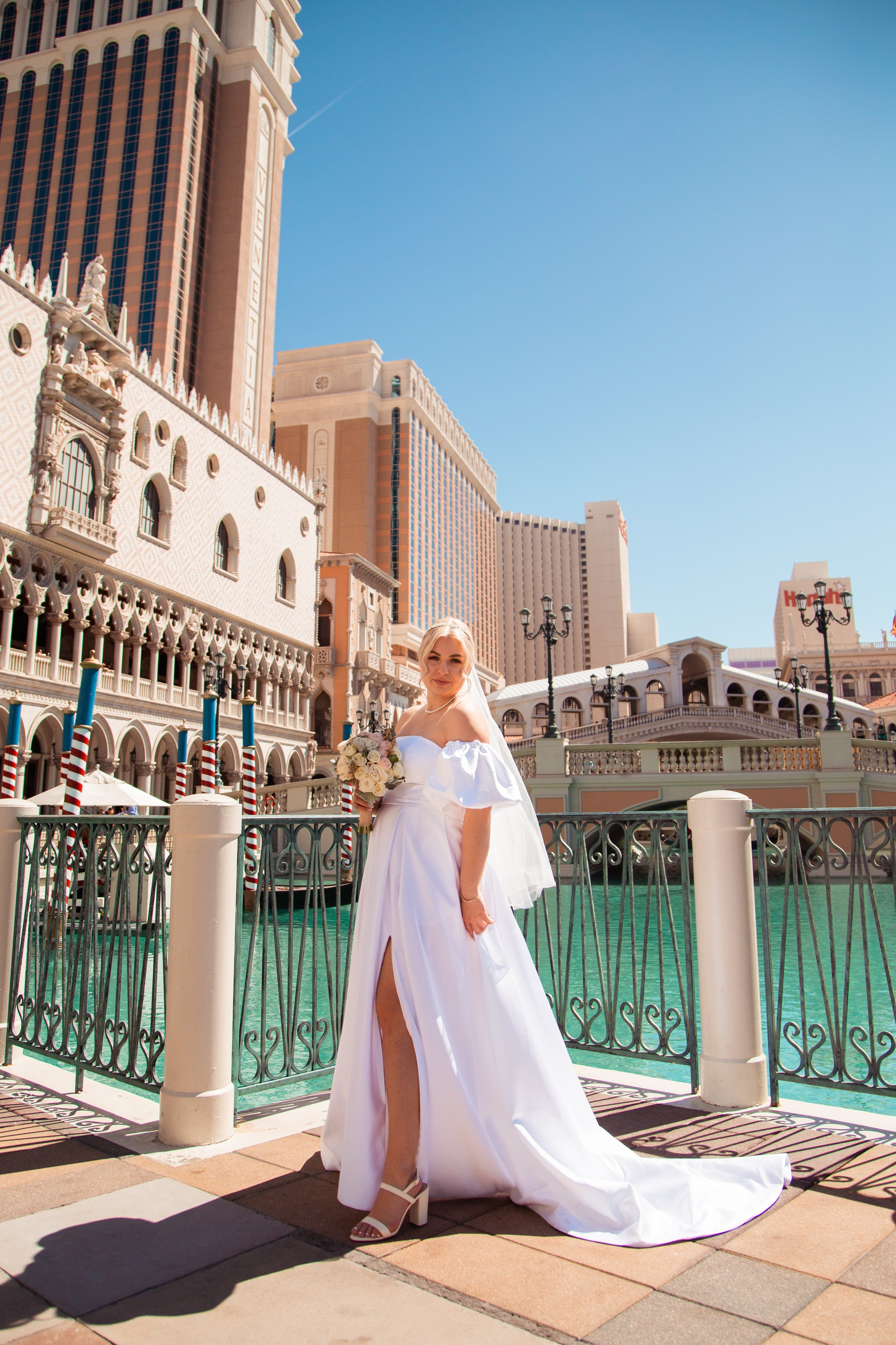 M&N. Wedding & elopement photographer Viktoriya Kravtsov. Las Vegas