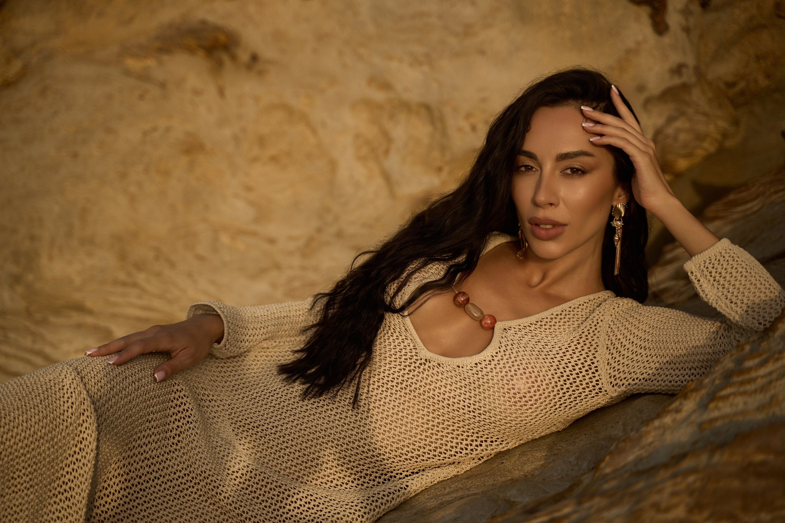 Sunrise between rocks