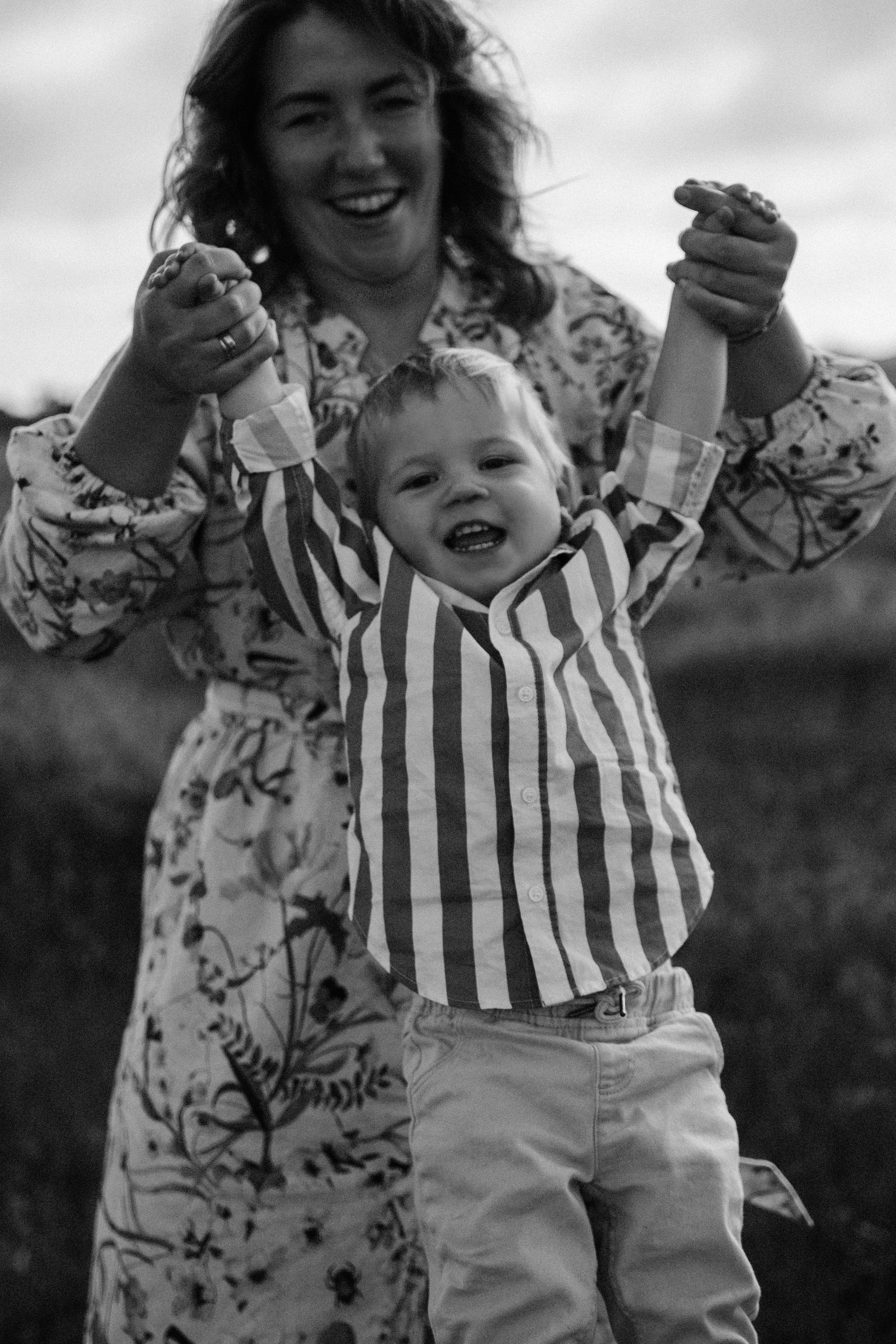 Sesión de fotos familiar en el campo — costa Chilena. Photographer in Santiago, Chile Anna Almazova