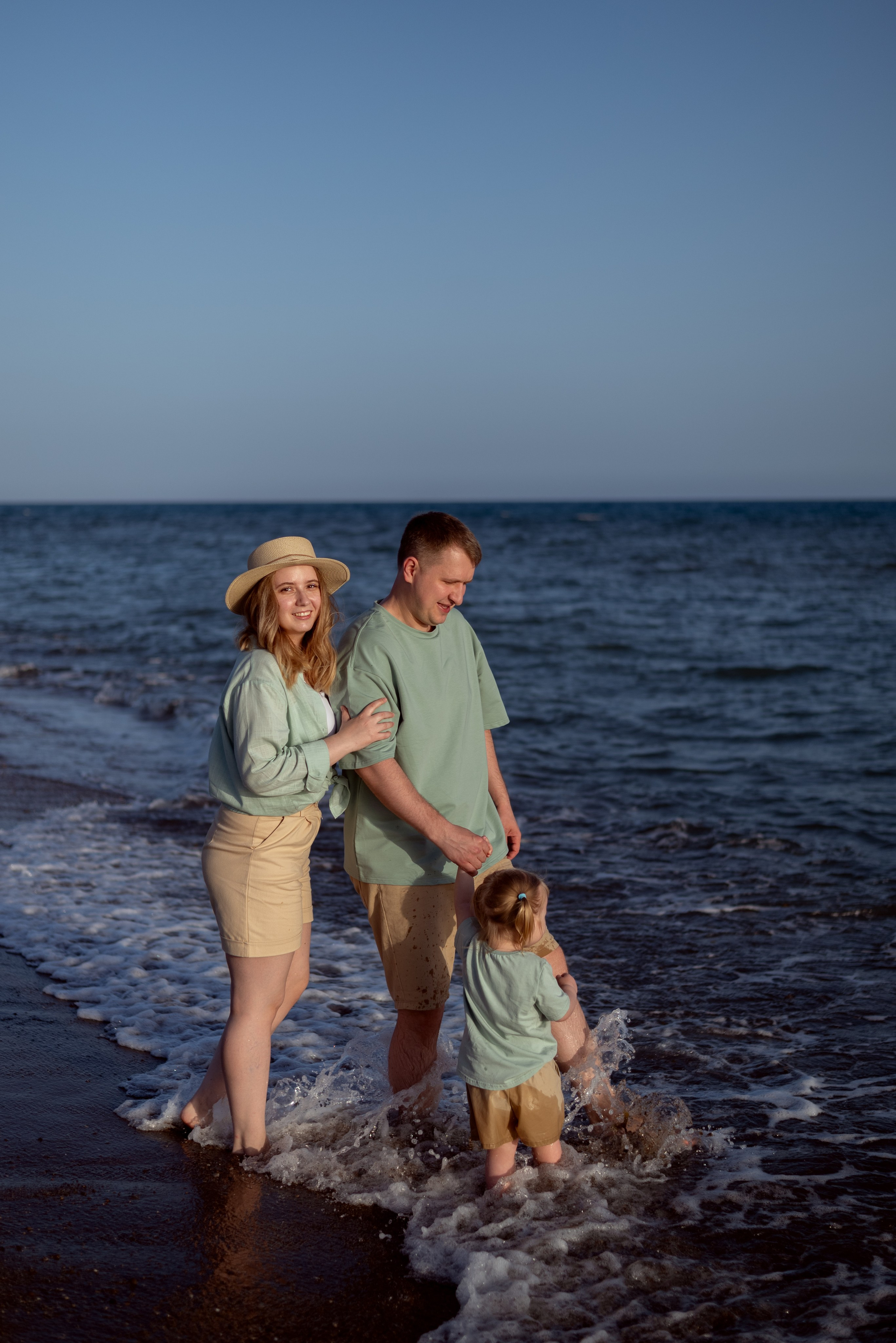 Семейная фотосессия на пляже в Белеке. Фотограф Анталия, Кемер, Белек, Сиде Дарья Кая