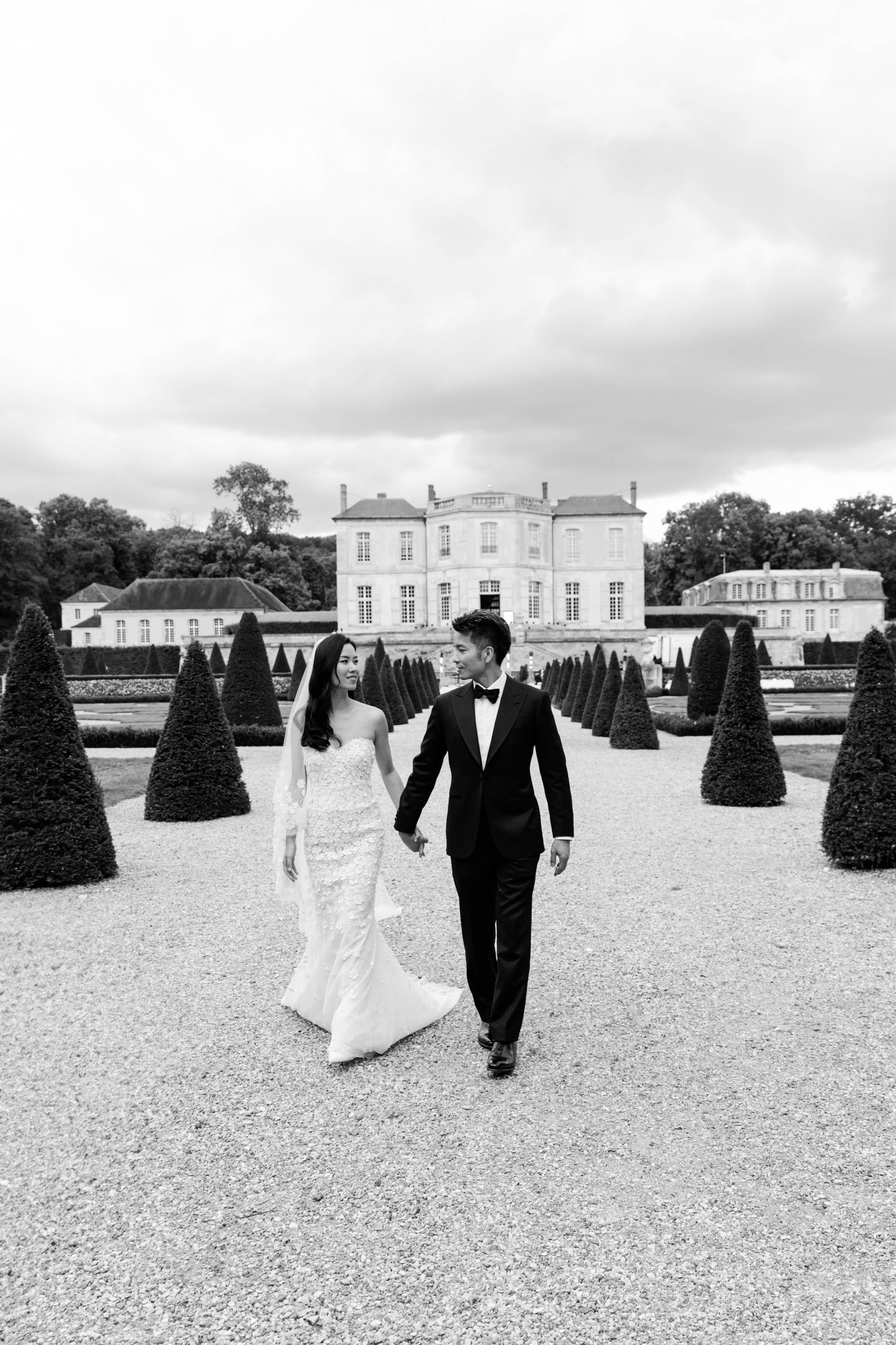Nan & Brian | Château de Villette Wedding in France. Paris Wedding Photographer