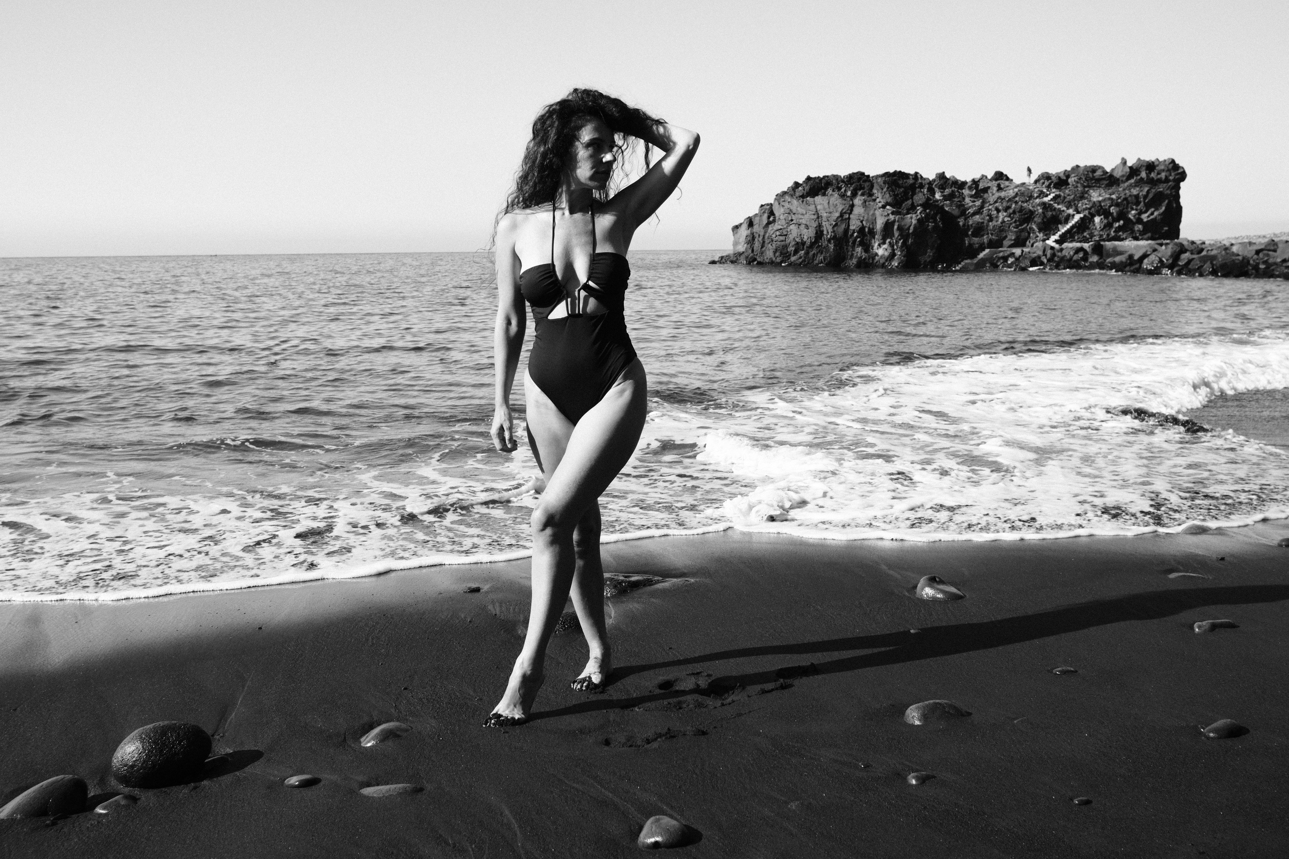 Meggy Câmara de Lobos + ocean. Portrait photographer in Madeira — Marina Shtukina