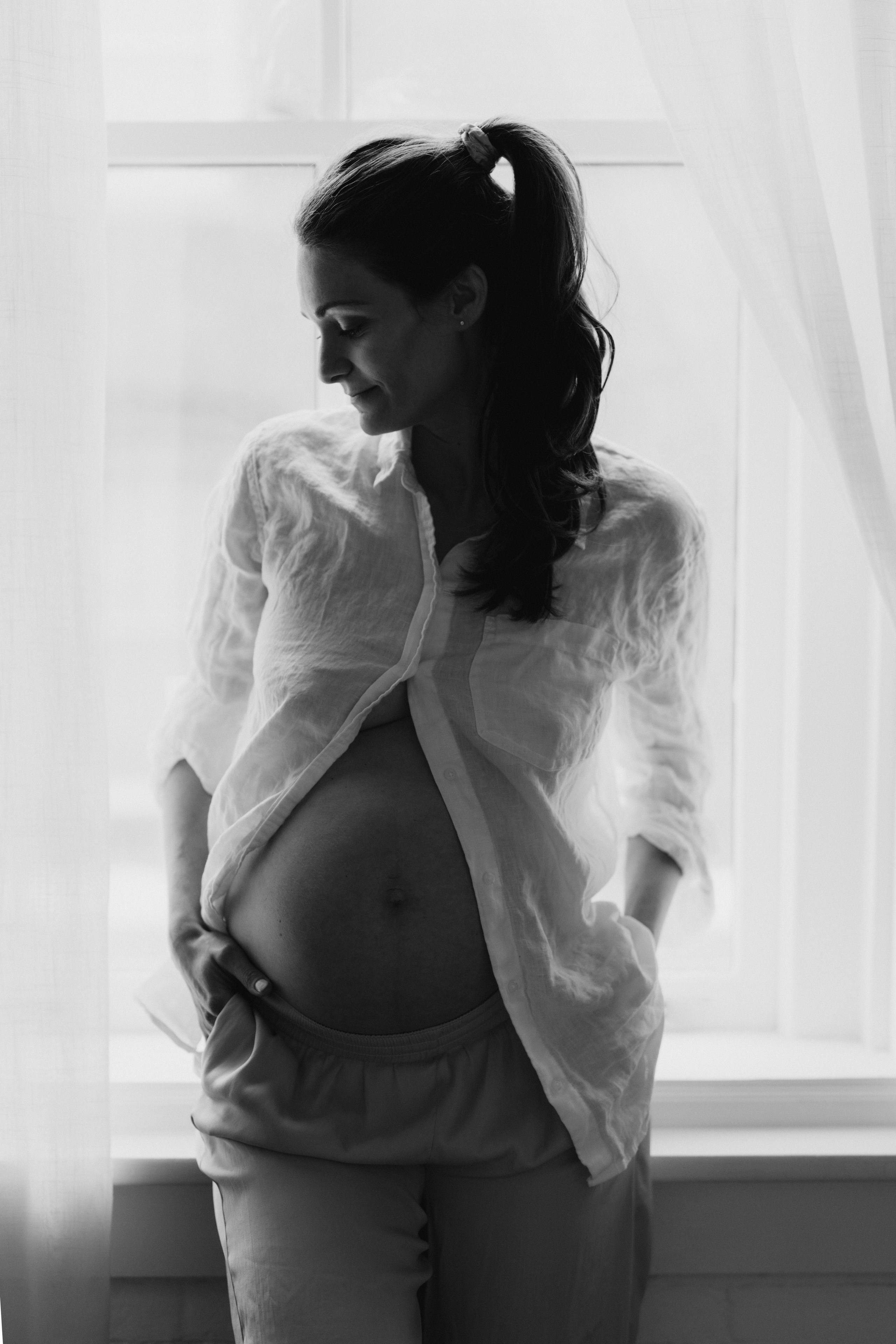 Bridget. Modern maternity photographer in Long Island New York