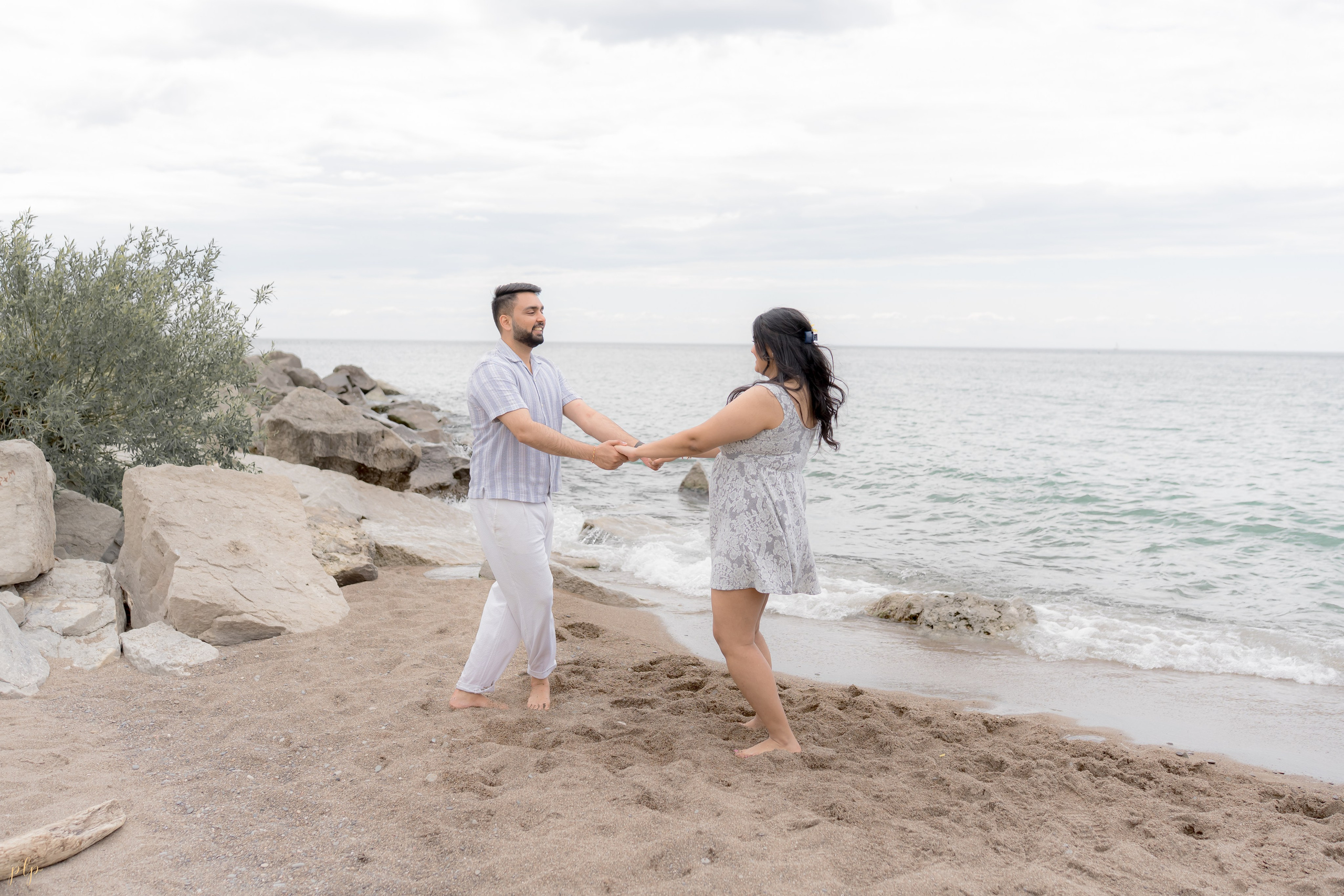 Dhairya and Krupali. Wedding Photographers and Filmmakers