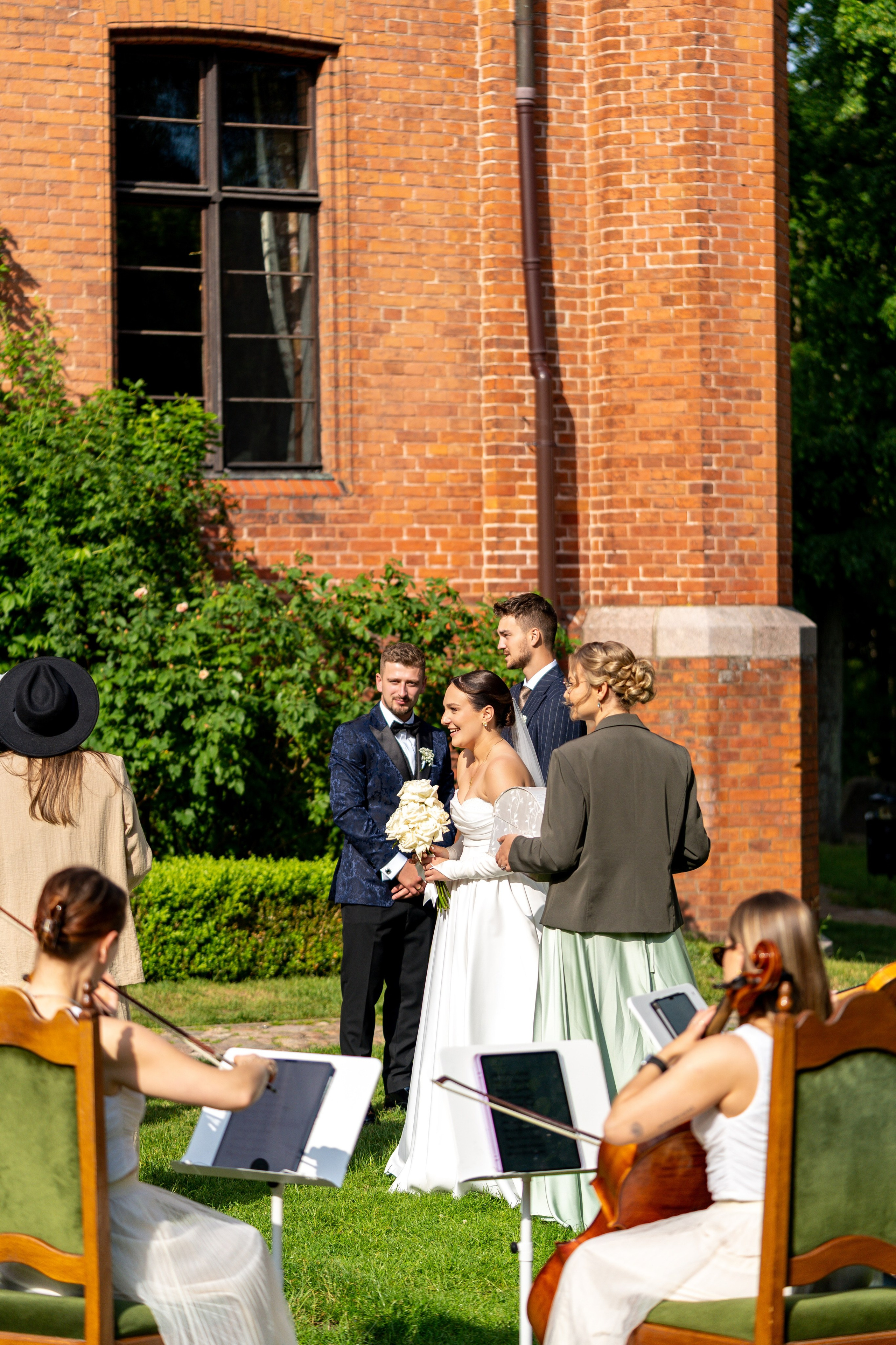 E&N: Zamek w Rzucewie. SL Wedding Photo — Editorial, Elegant & Timeless Wedding Photography in Poland and Across Europe