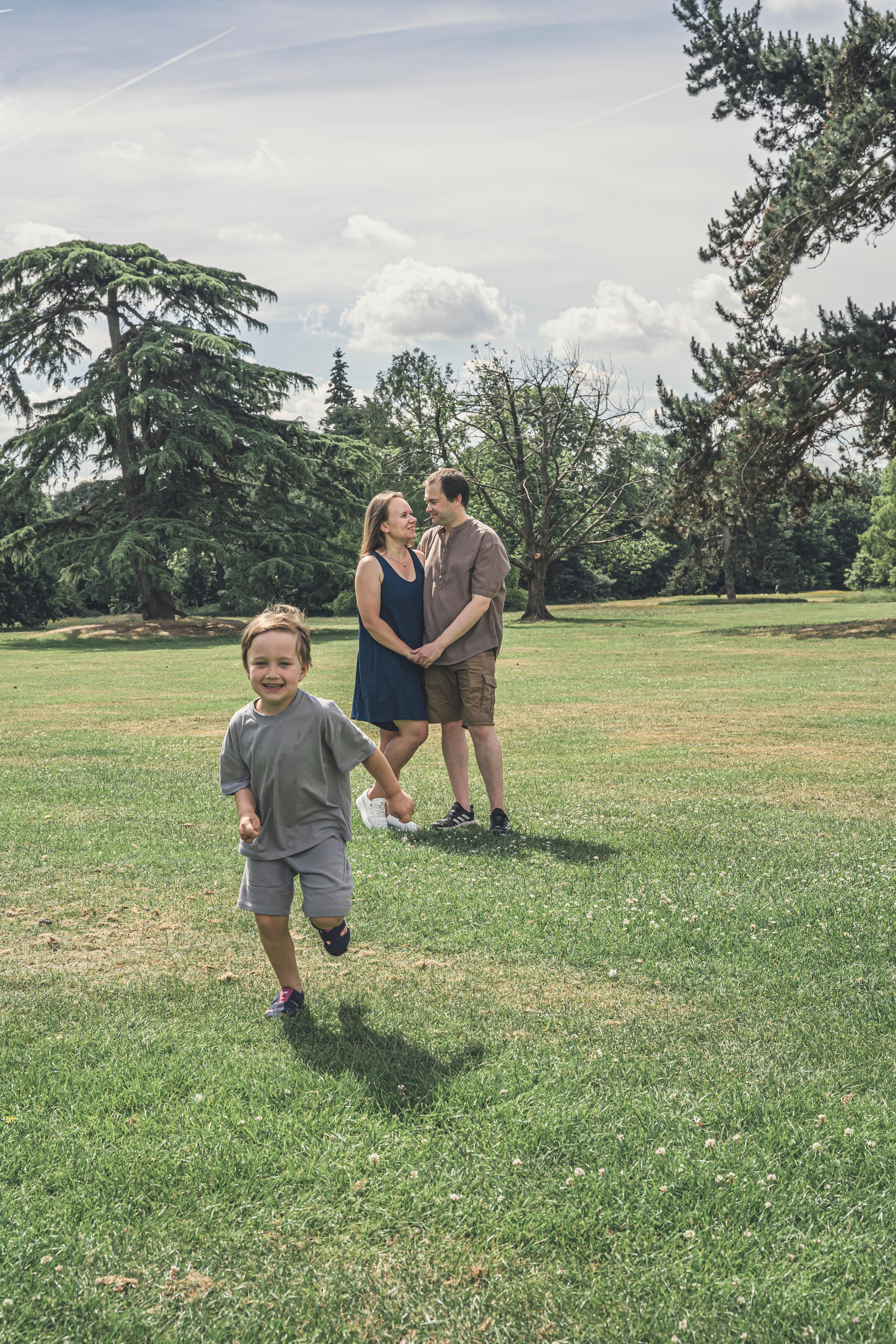 Family walk. Tonya Kyrylenko photographer in London