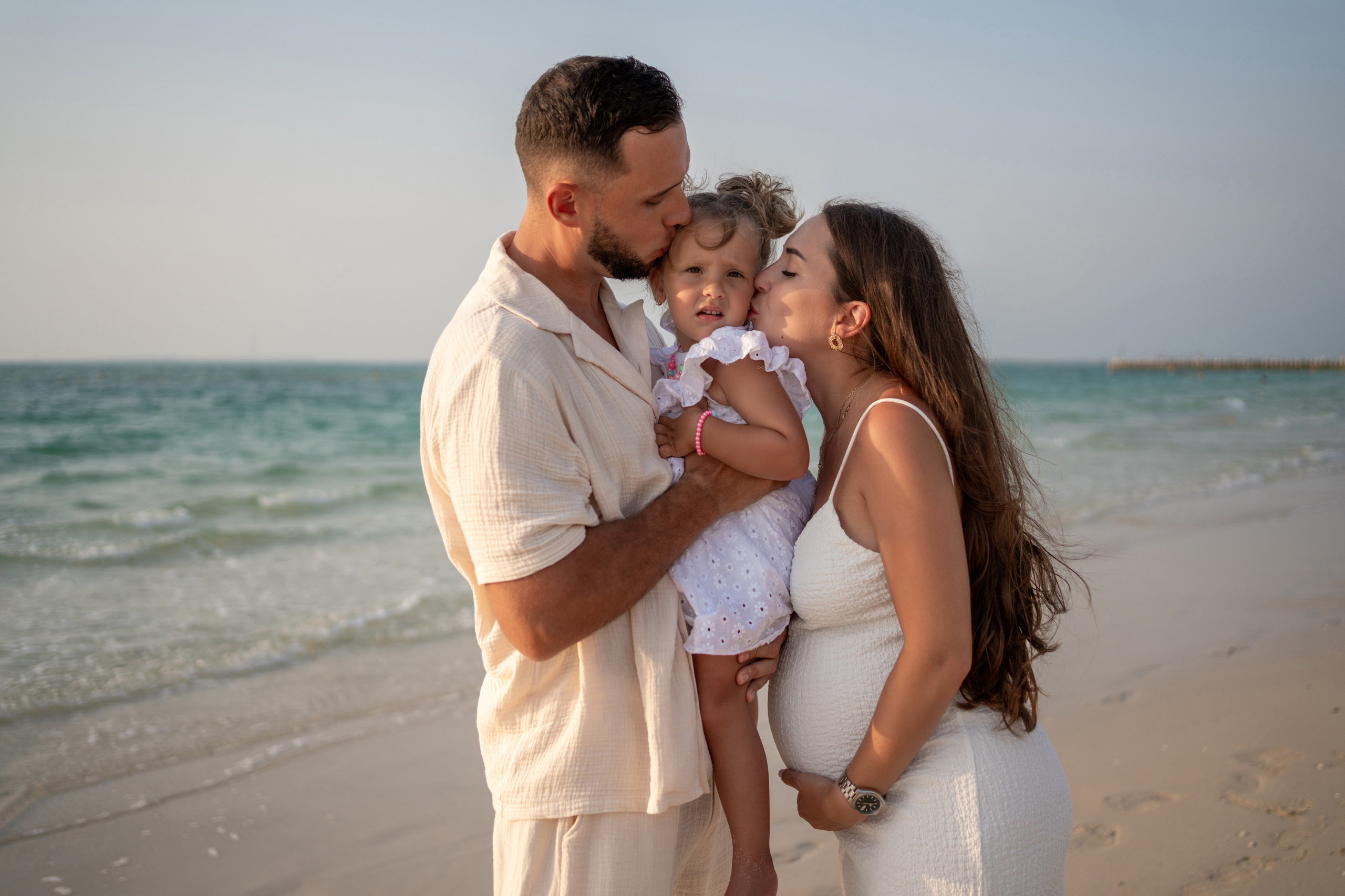 Golden hour, growing love. Angela Iakovleva — Family Photographer in Dubai