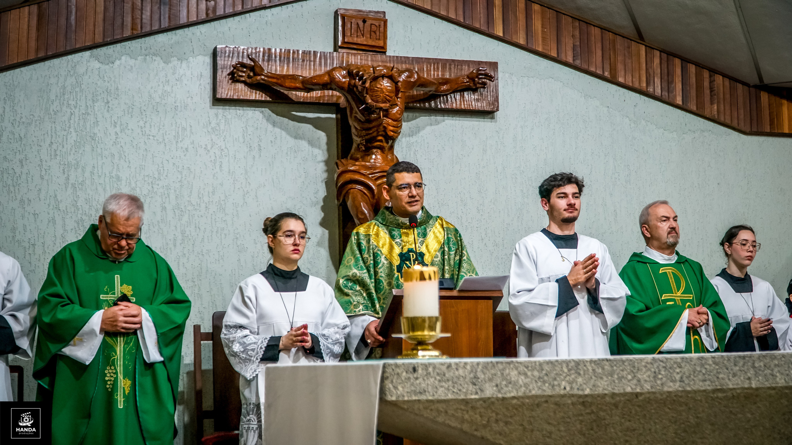 Acampamento Casais. Handa Produções