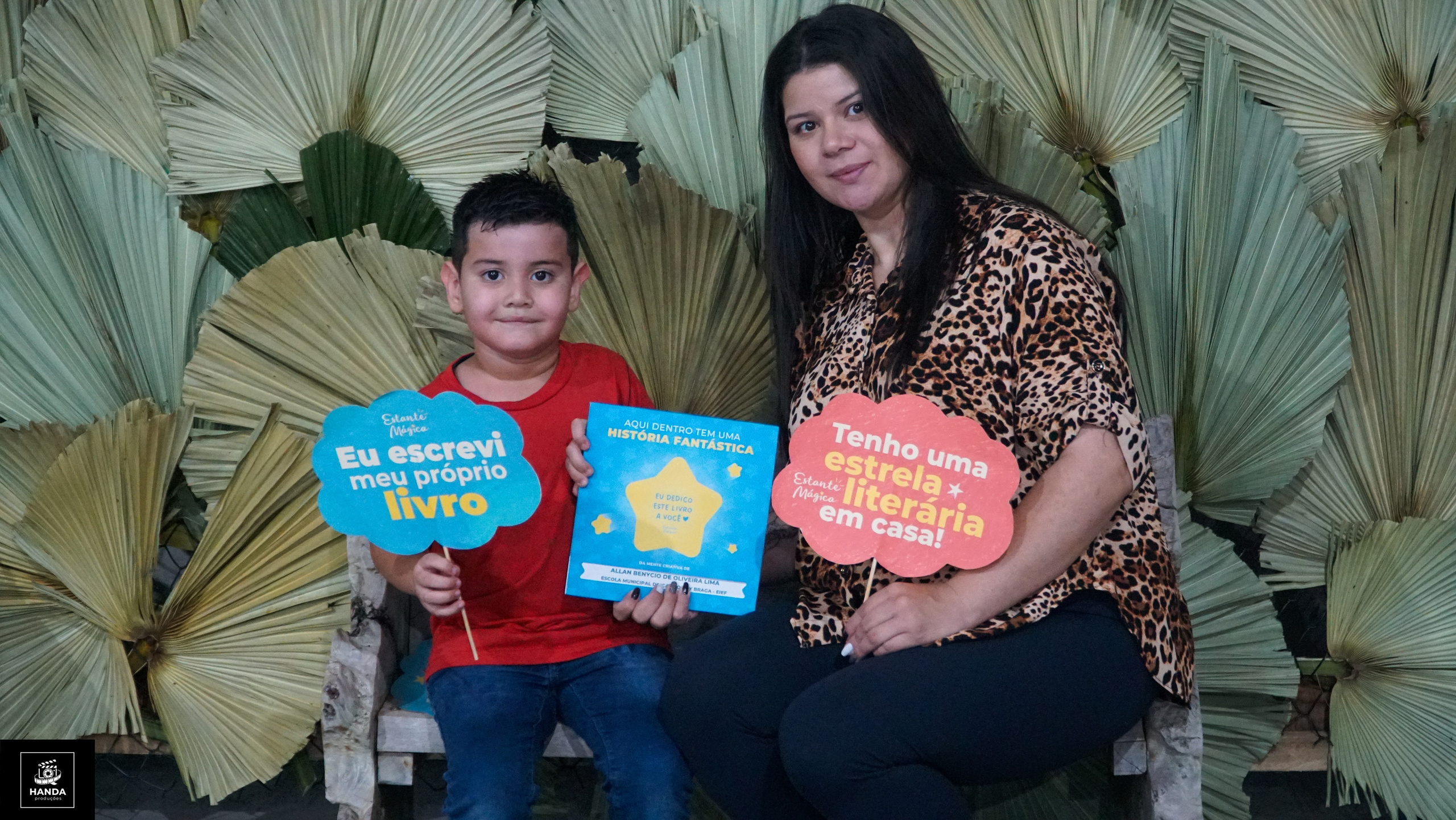 Noite autógrafos colégio Aurélio Buarque de Holanda. Handa Produções