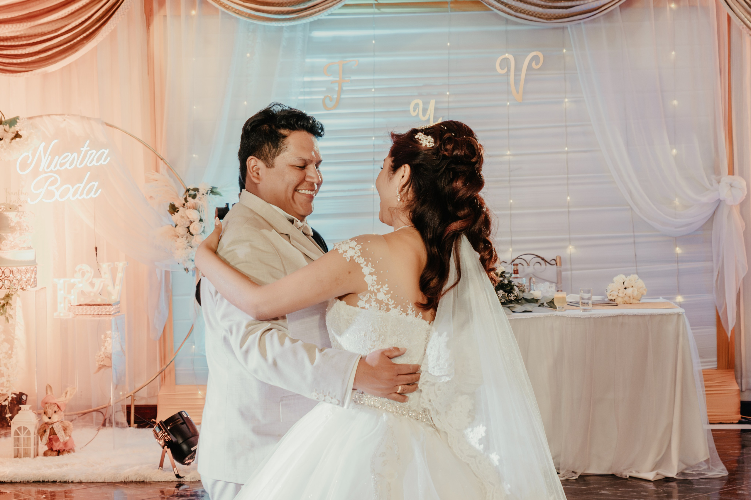 VANESSA + FRANKLIN BODA RELIGIOSA. Studio KVTA | Fotografía y Video de Bodas en Arequipa