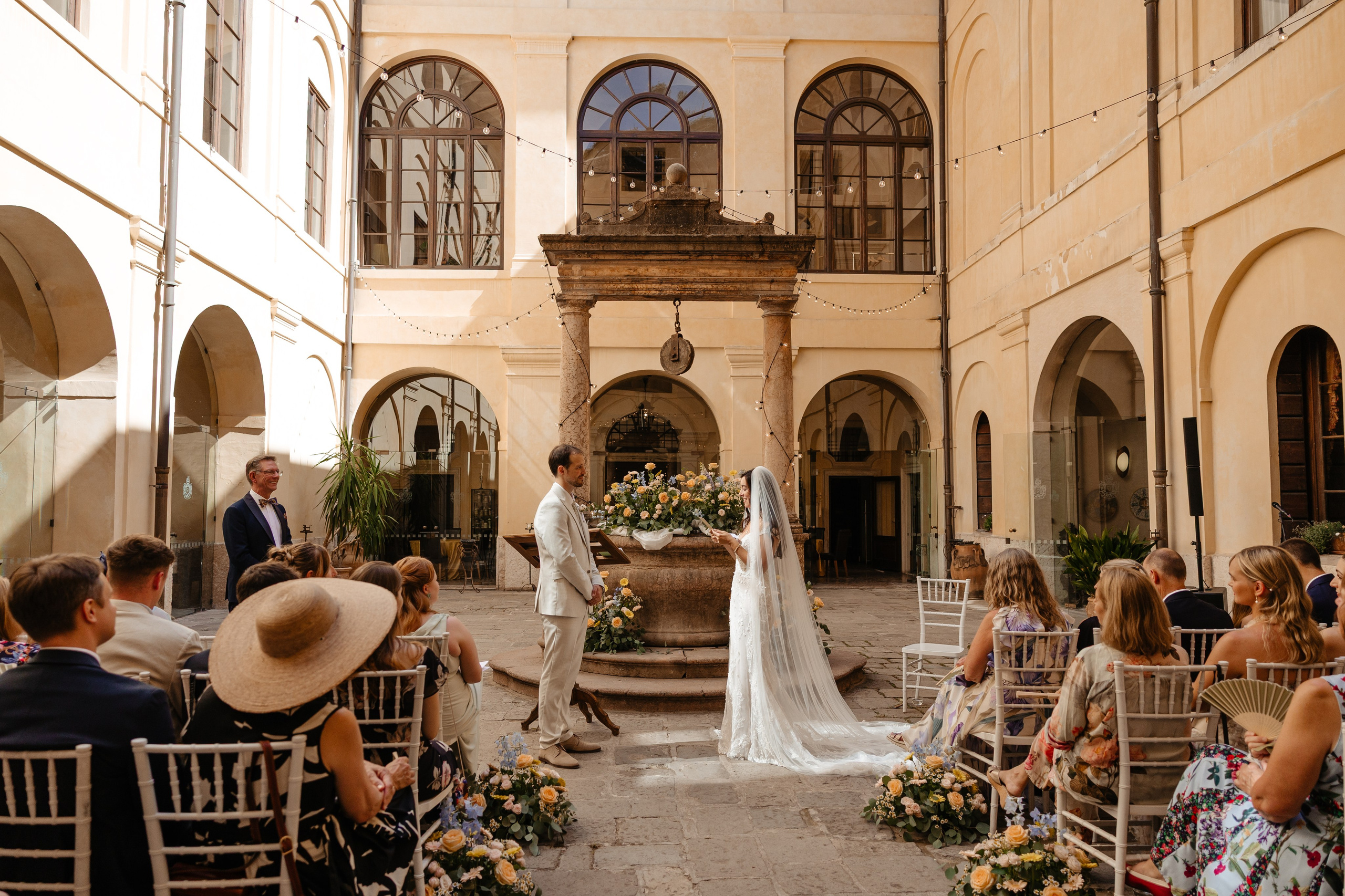 Lars & Antonia, Location: Castello Bevilacqua. Victoria Cojocaru Photography