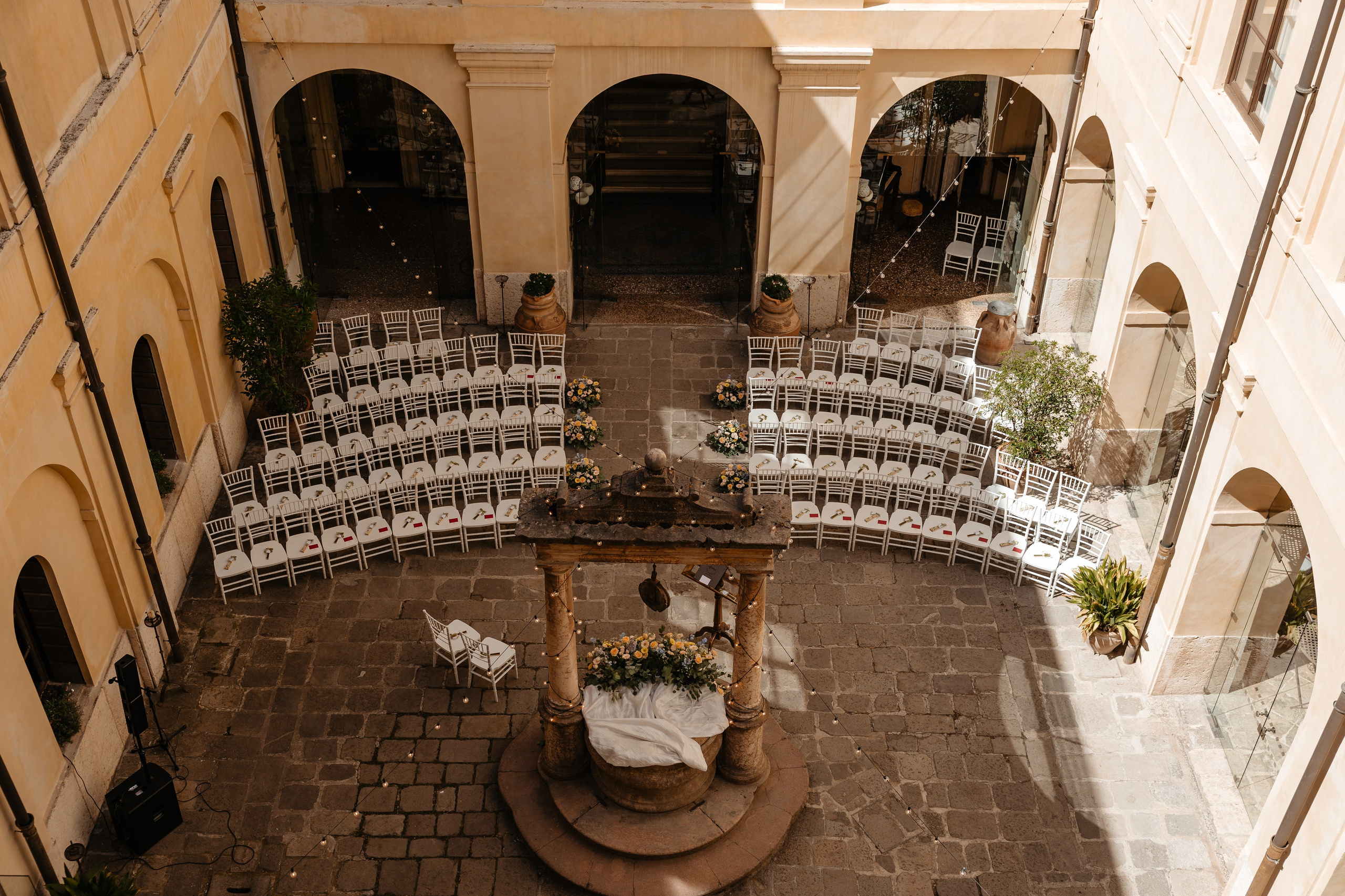 Lars & Antonia, Location: Castello Bevilacqua. Victoria Cojocaru Photography