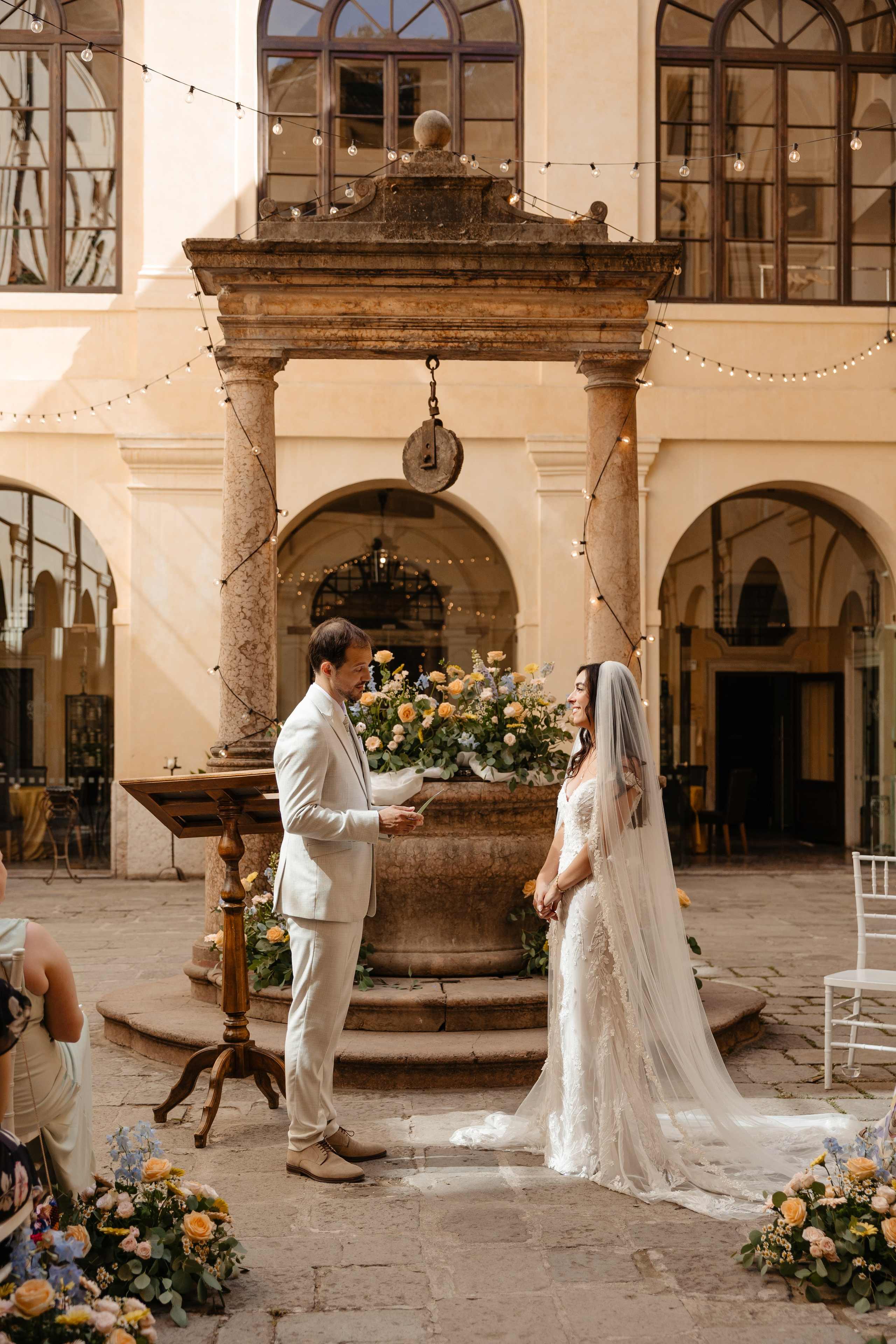 Lars & Antonia, Location: Castello Bevilacqua. Victoria Cojocaru Photography