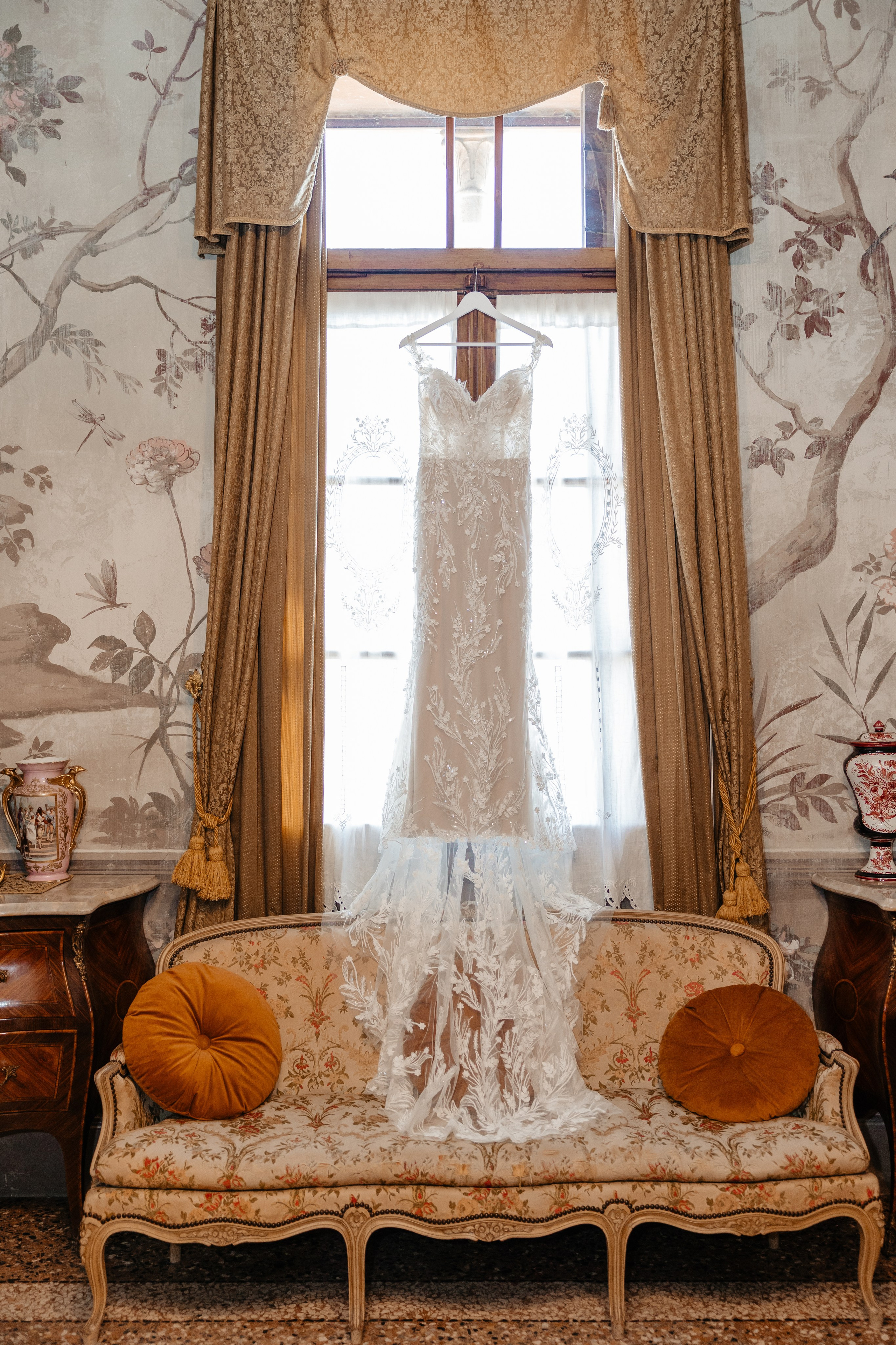Lars & Antonia, Location: Castello Bevilacqua. Victoria Cojocaru Photography