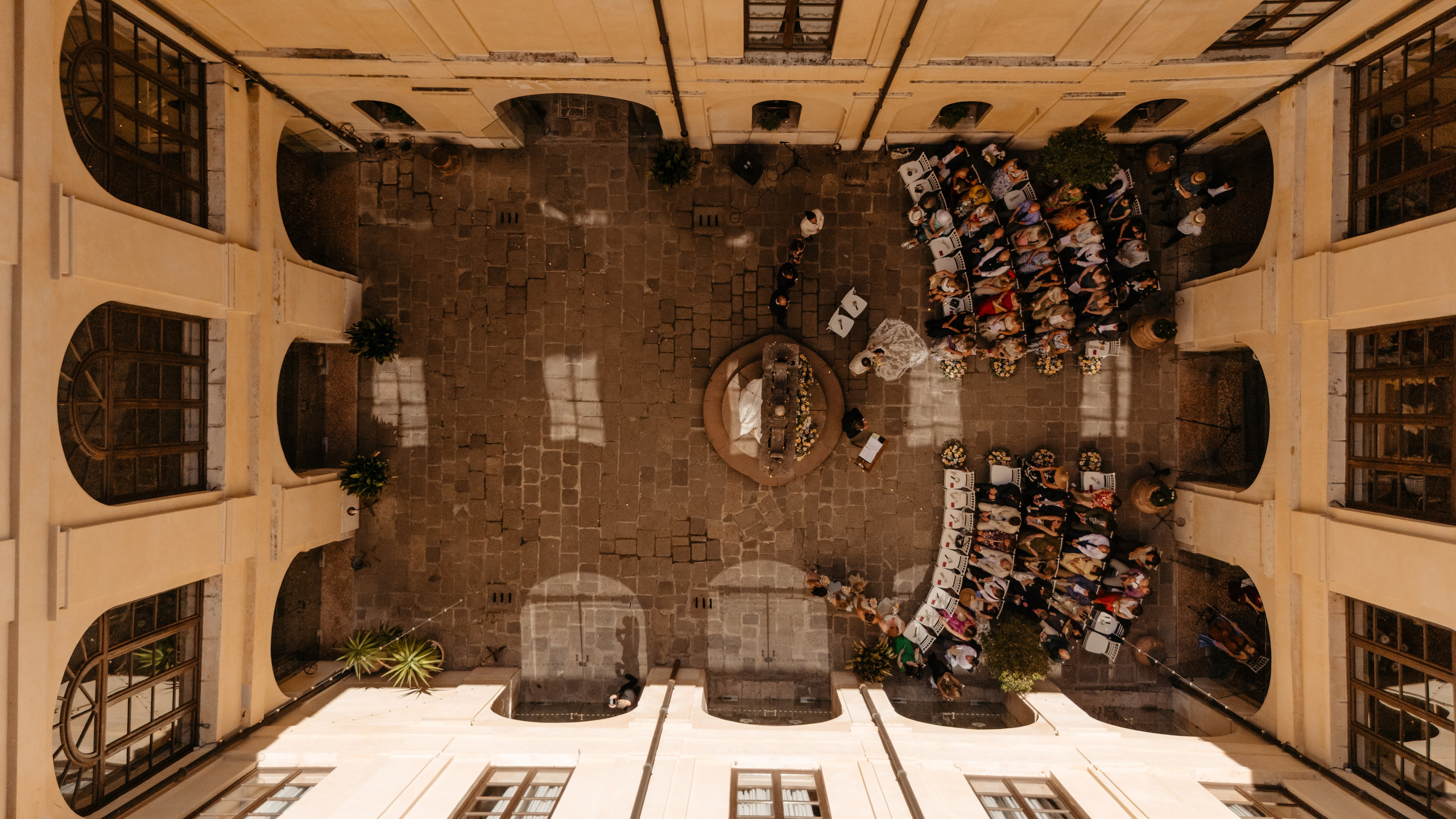 Lars & Antonia, Location: Castello Bevilacqua. Victoria Cojocaru Photography