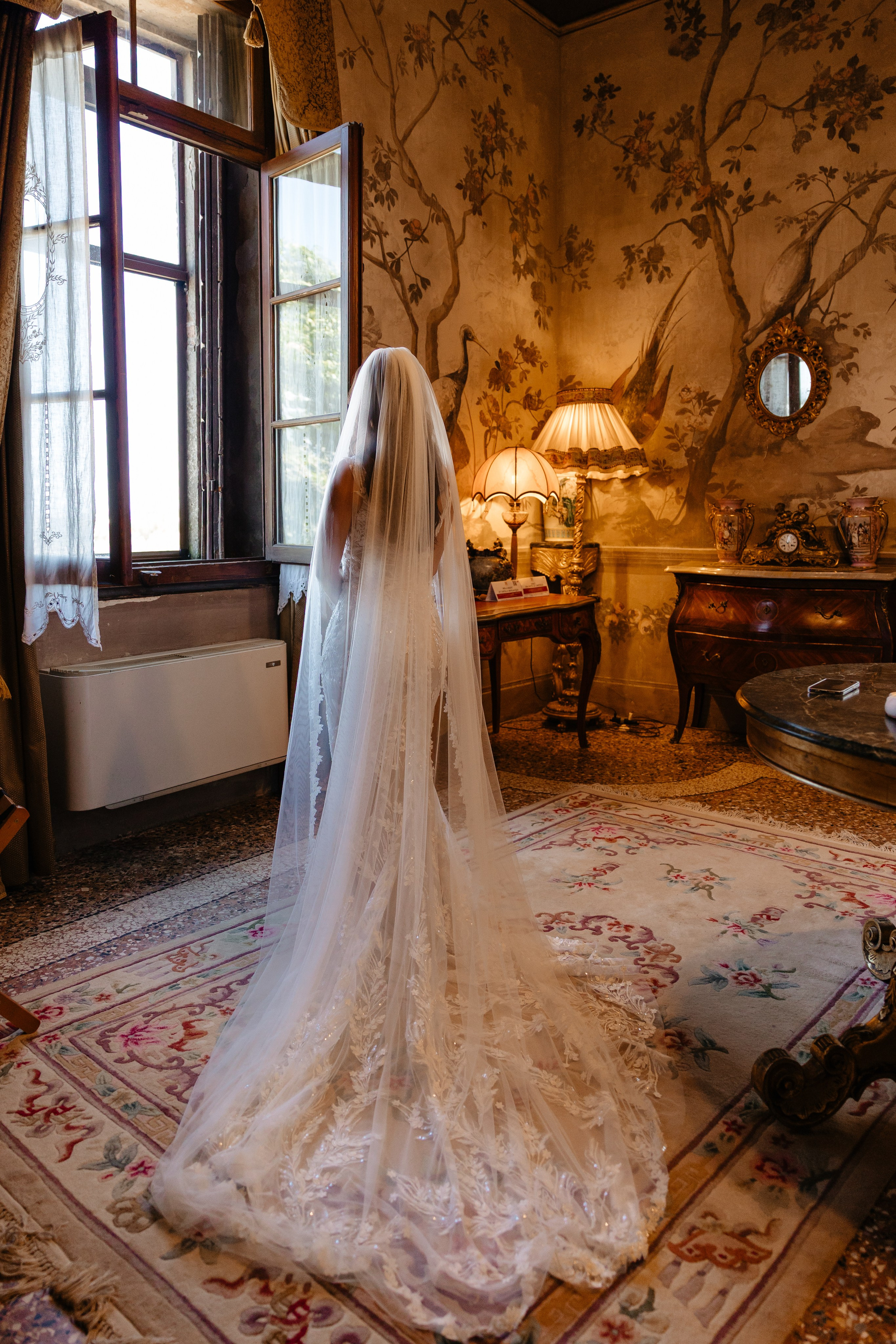 Lars & Antonia, Location: Castello Bevilacqua. Victoria Cojocaru Photography