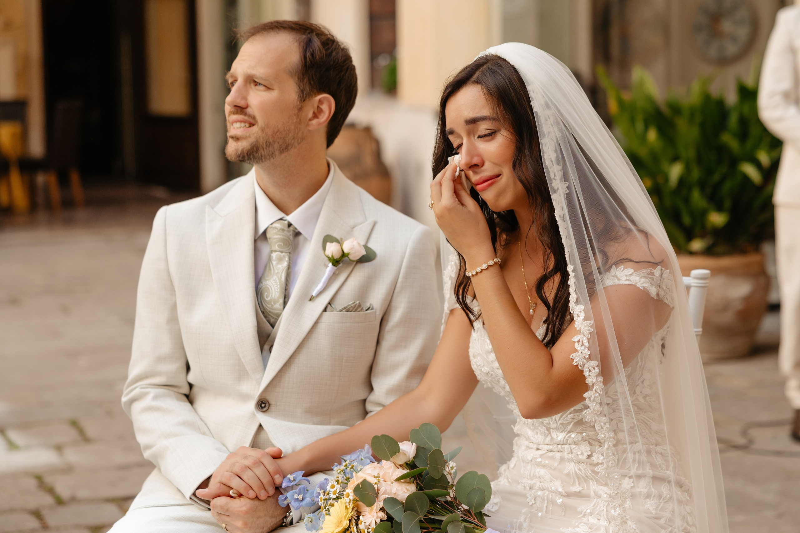 Lars & Antonia, Location: Castello Bevilacqua. Victoria Cojocaru Photography