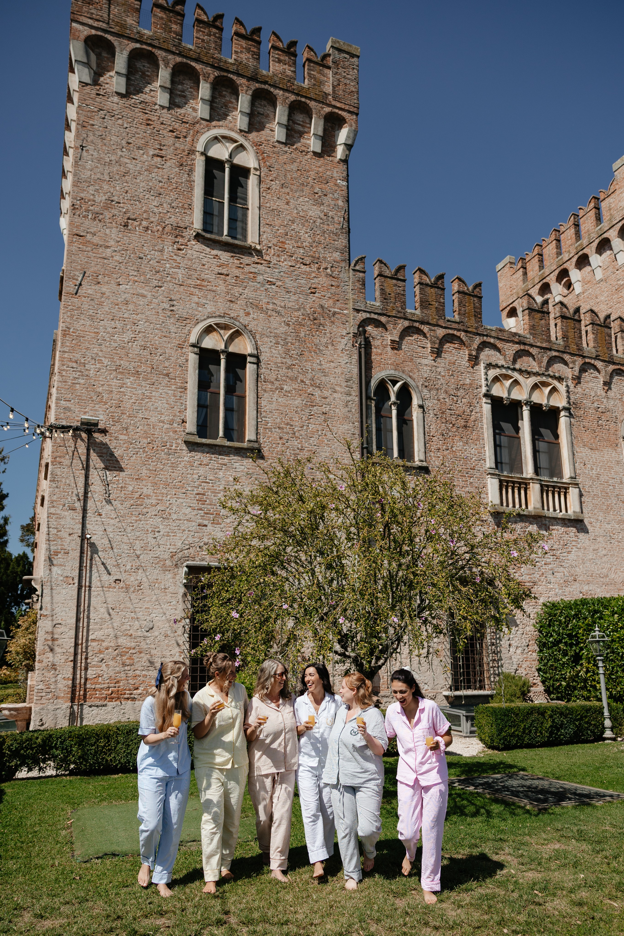 Lars & Antonia, Location: Castello Bevilacqua. Victoria Cojocaru Photography