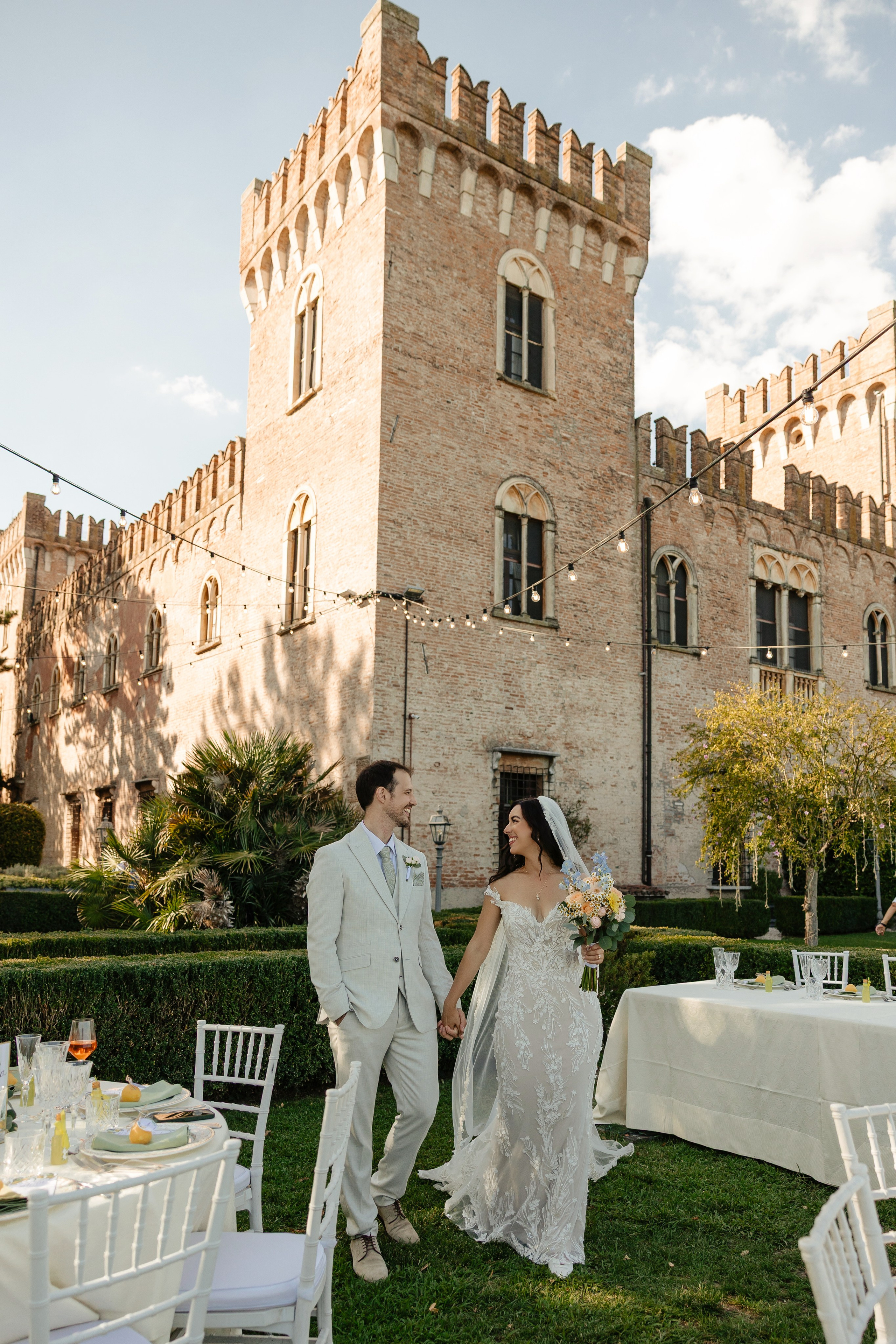 Lars & Antonia, Location: Castello Bevilacqua. Victoria Cojocaru Photography