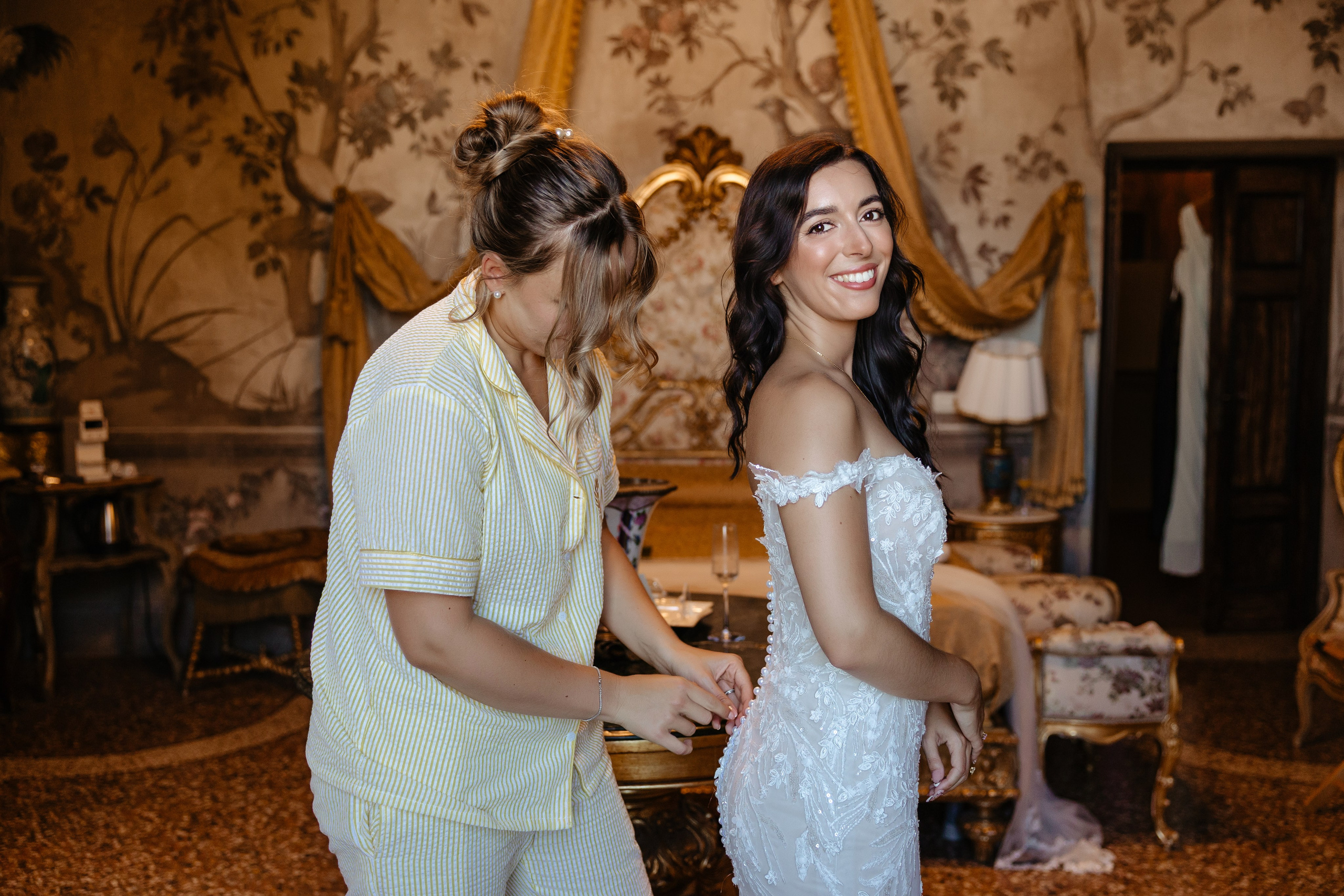 Lars & Antonia, Location: Castello Bevilacqua. Victoria Cojocaru Photography