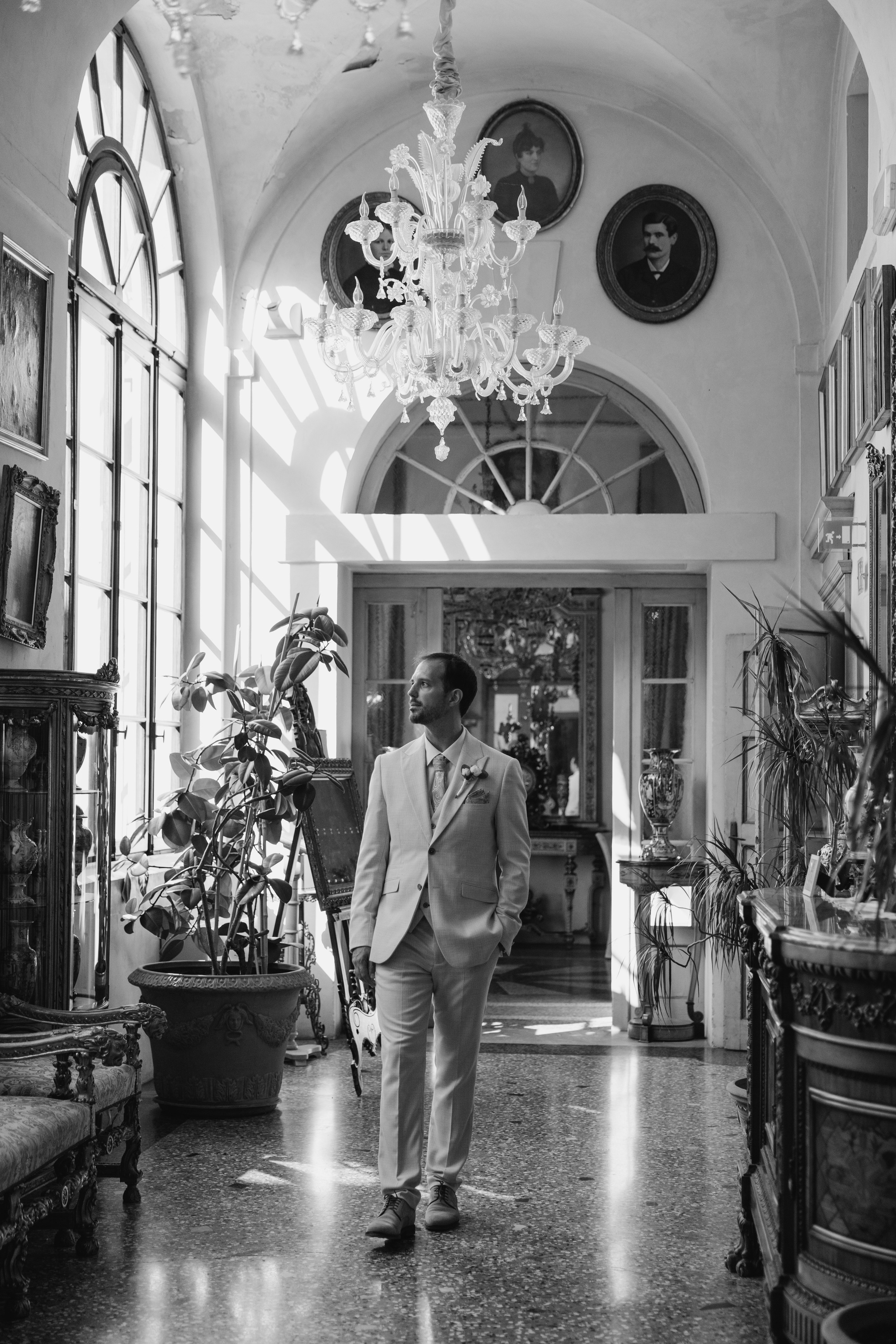Lars & Antonia, Location: Castello Bevilacqua. Victoria Cojocaru Photography
