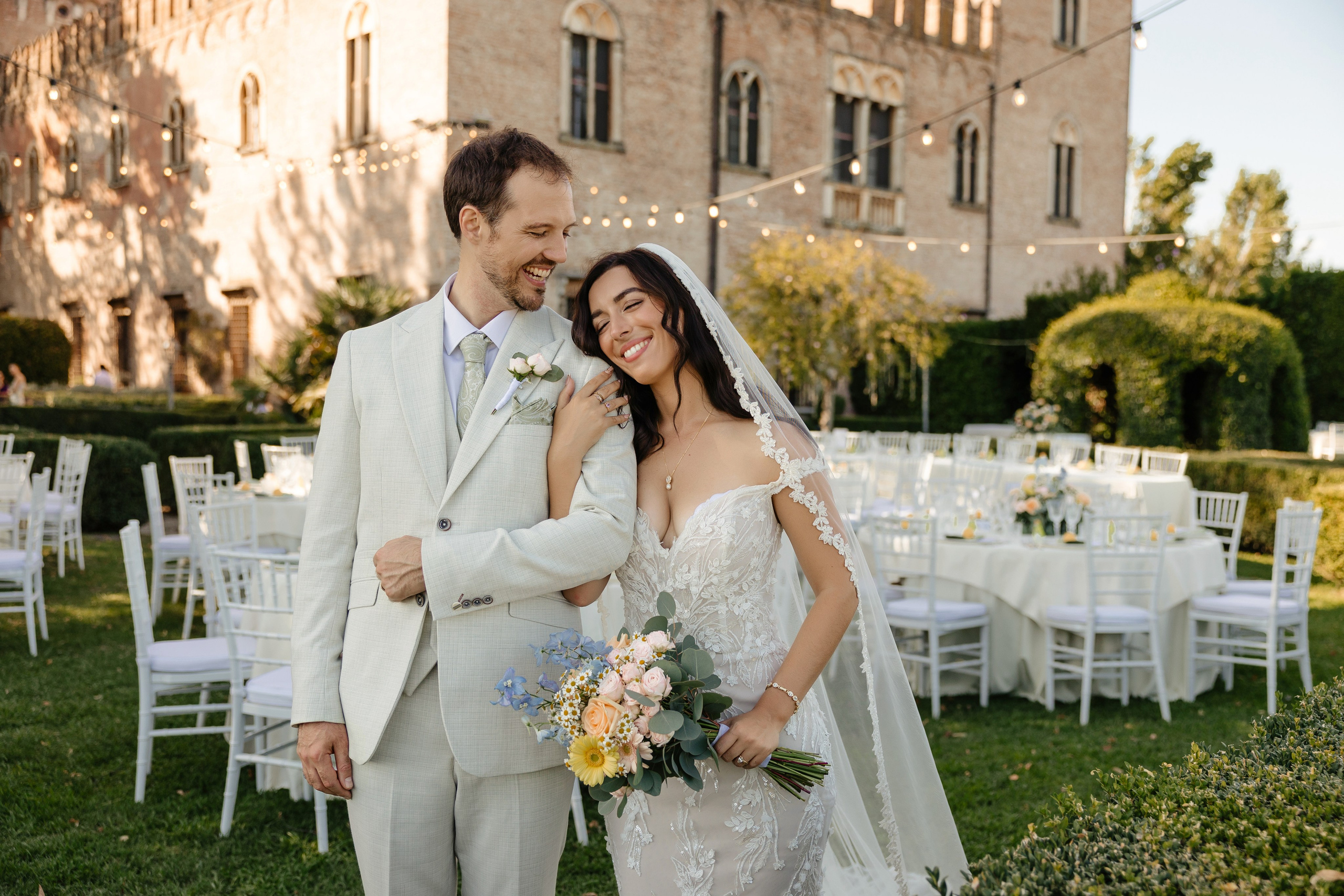 Lars & Antonia, Location: Castello Bevilacqua. Victoria Cojocaru Photography