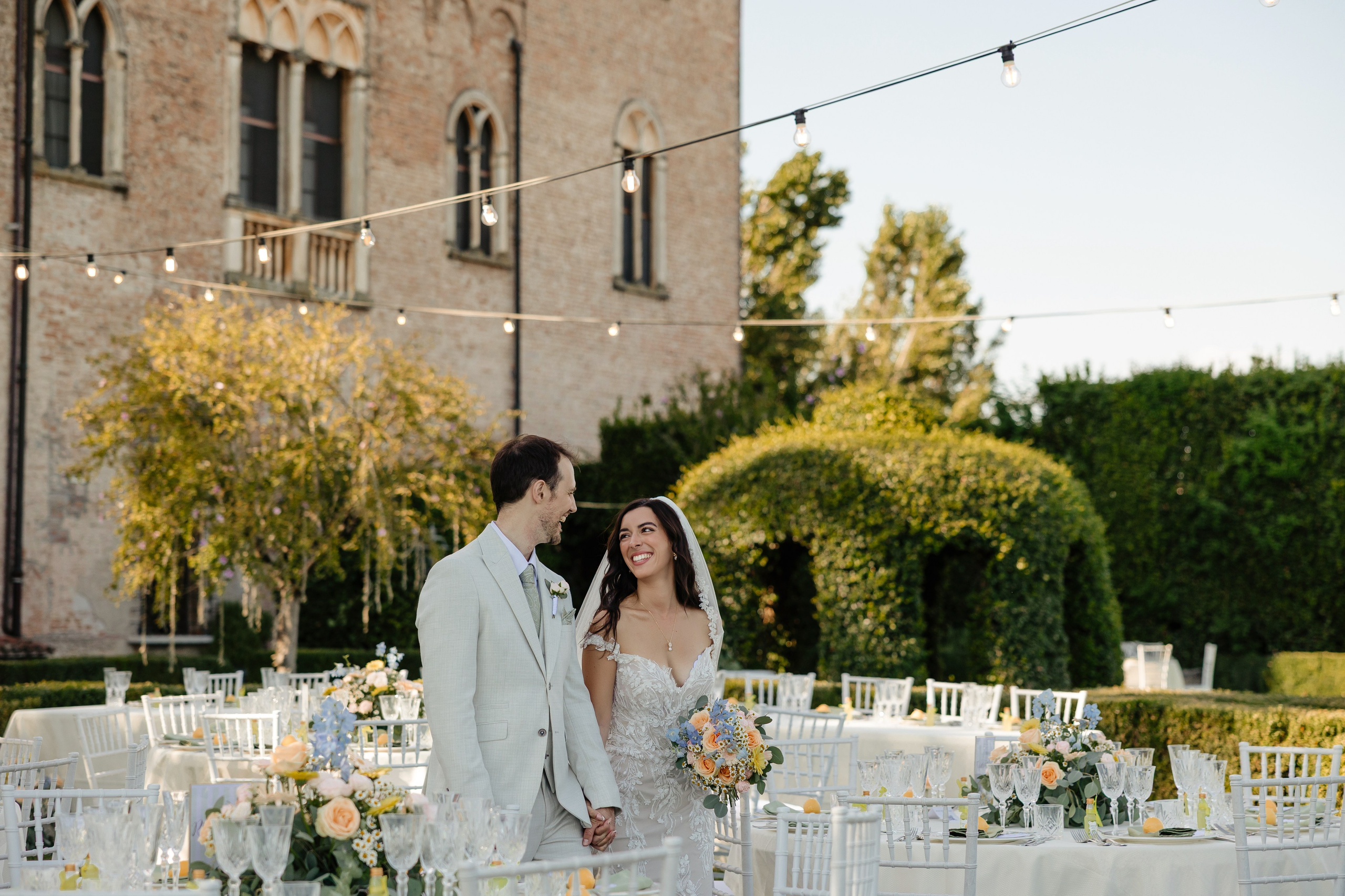 Lars & Antonia, Location: Castello Bevilacqua. Victoria Cojocaru Photography