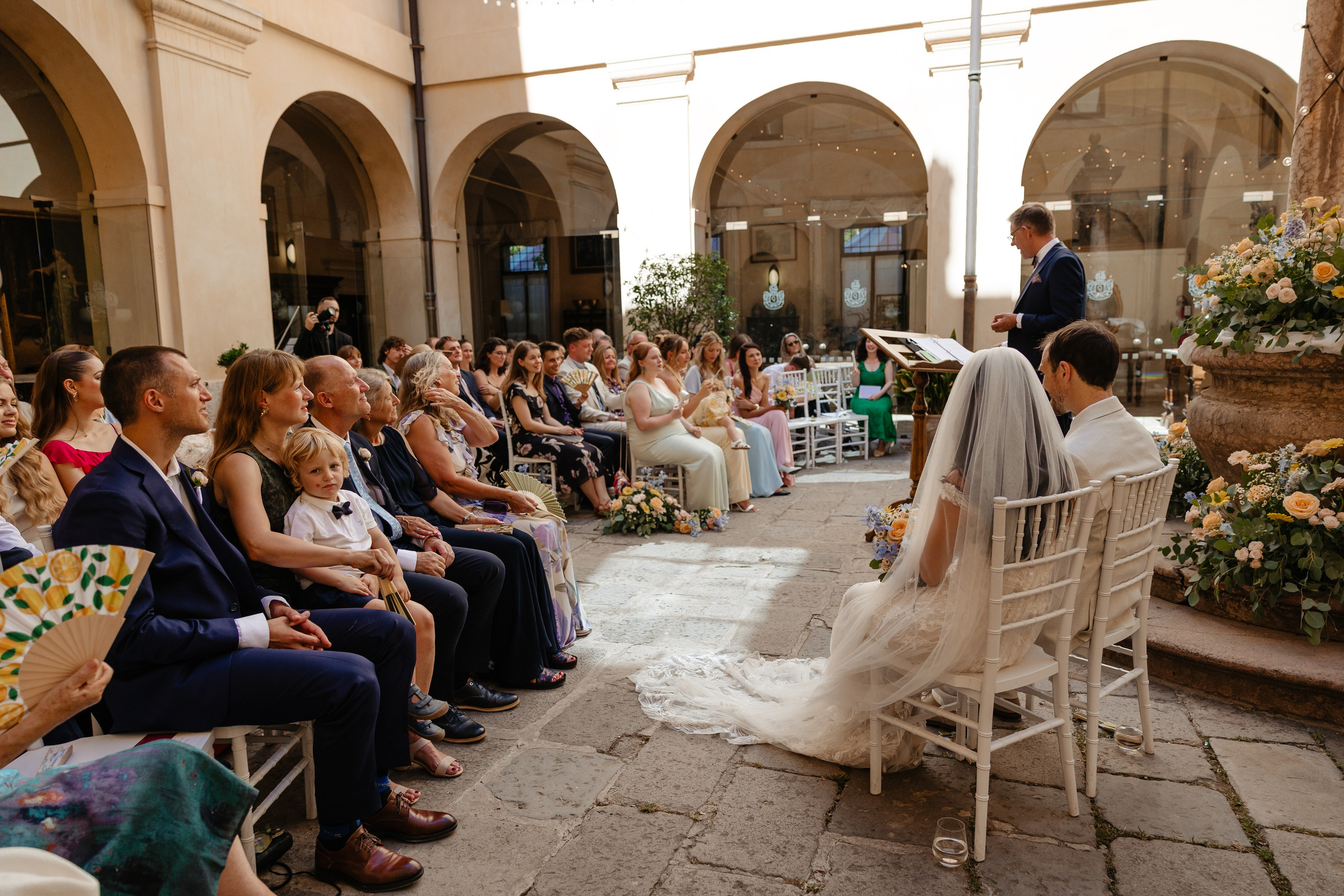 Lars & Antonia, Location: Castello Bevilacqua. Victoria Cojocaru Photography