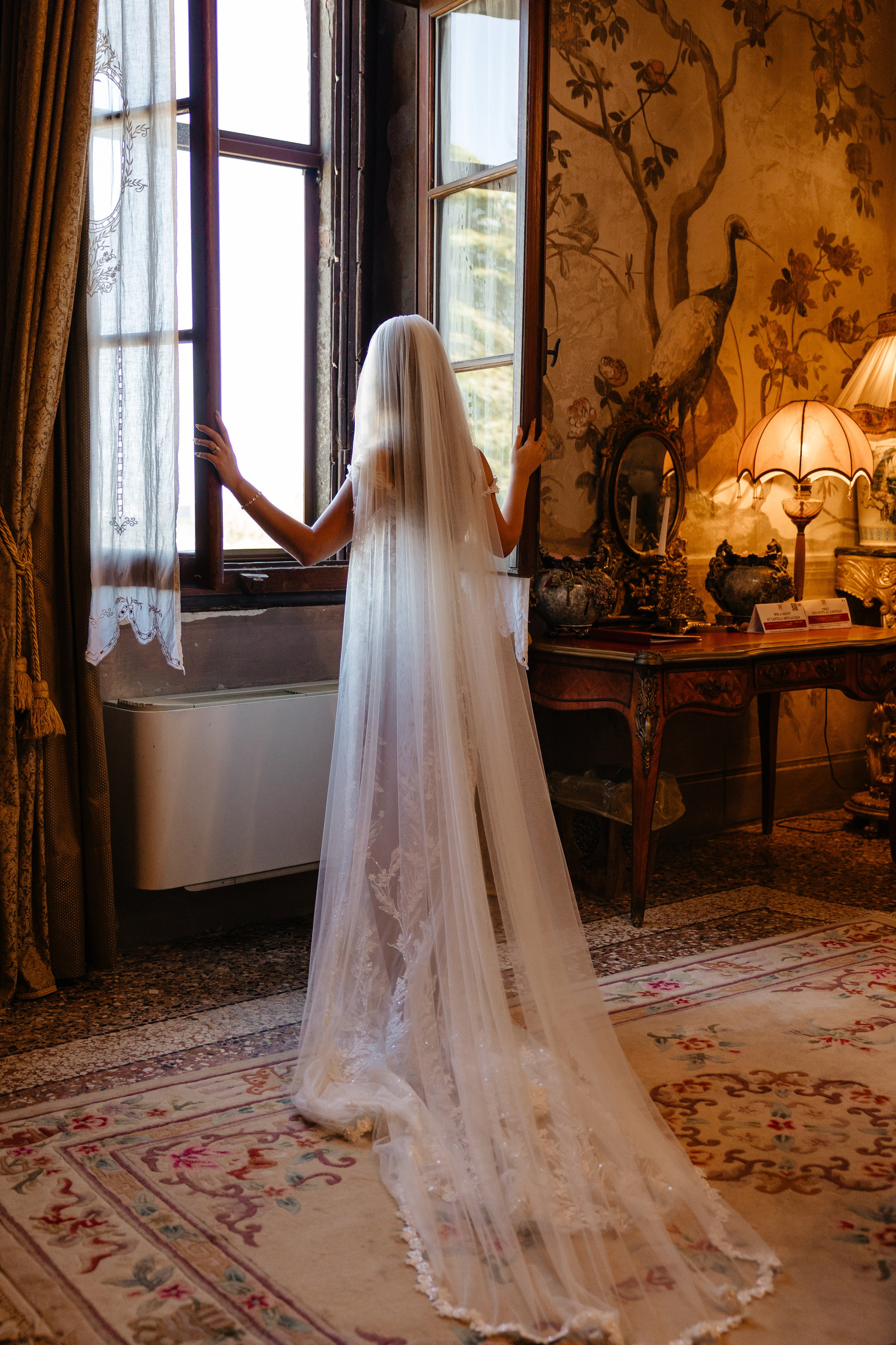 Lars & Antonia, Location: Castello Bevilacqua. Victoria Cojocaru Photography