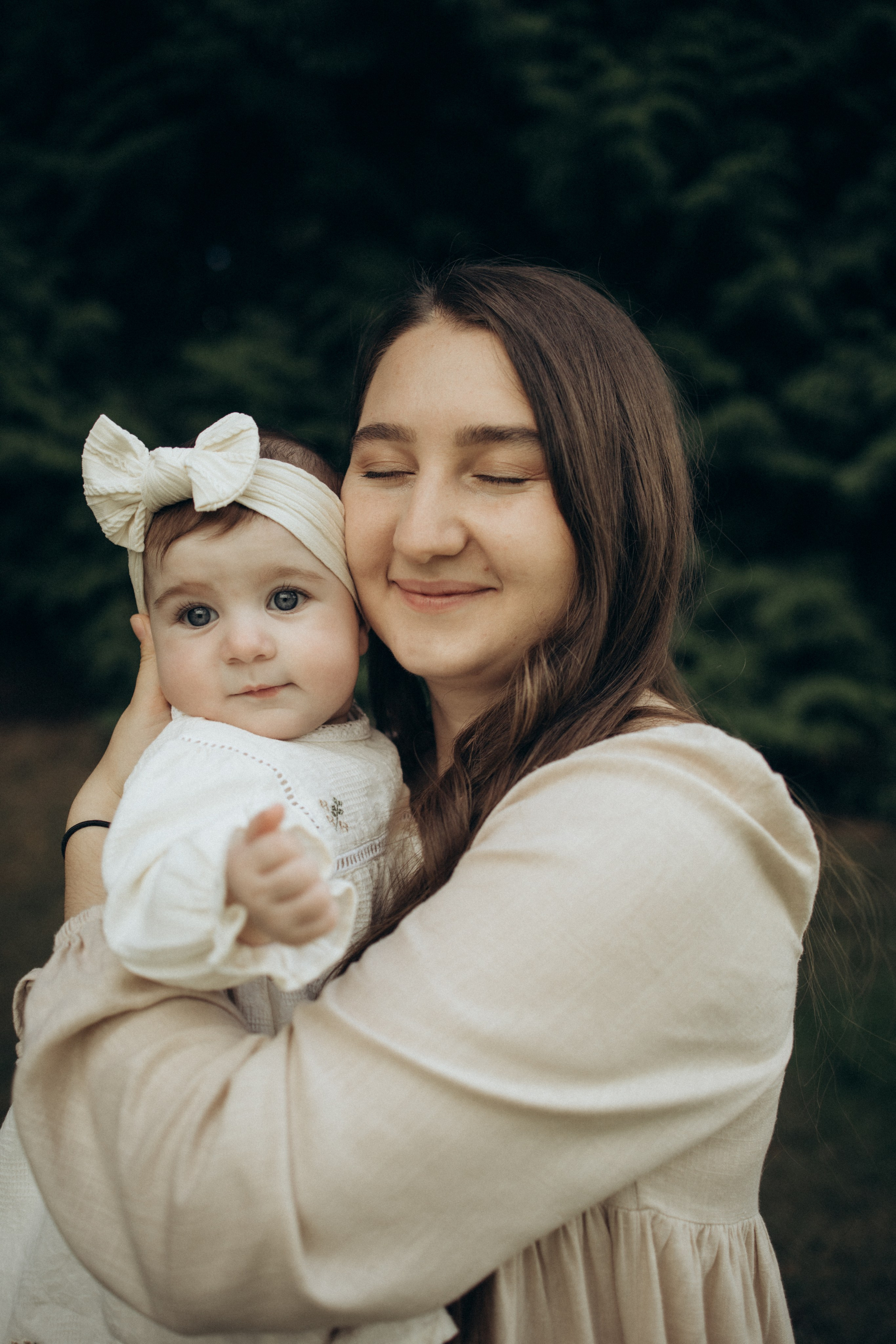 Pergola gardens. Photographer in Milton Keynes, Northampton & London — Wedding, Family & Portrait Photography