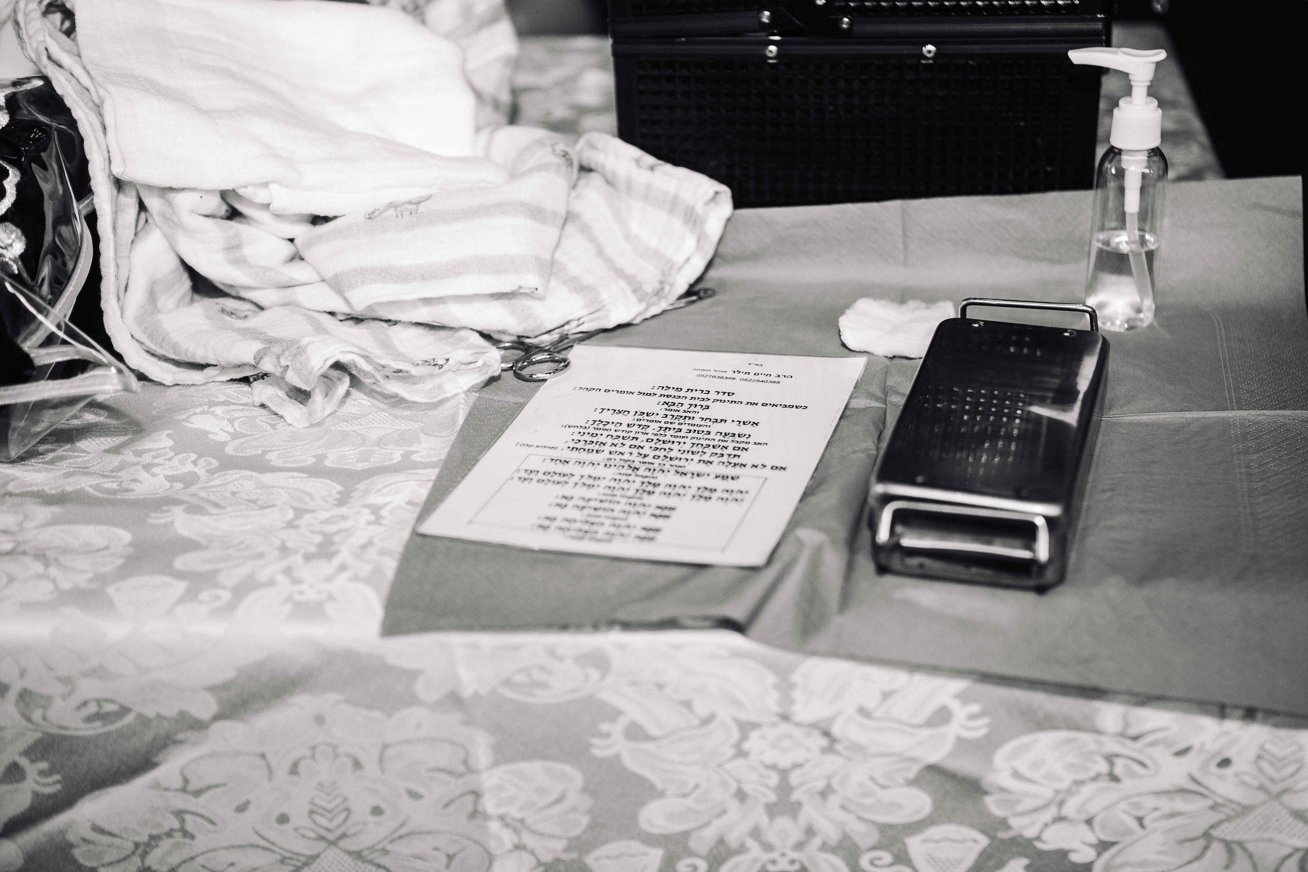 BRIT MILA (BIG EVENT). PHOTOGRAPHER IN ISRAEL