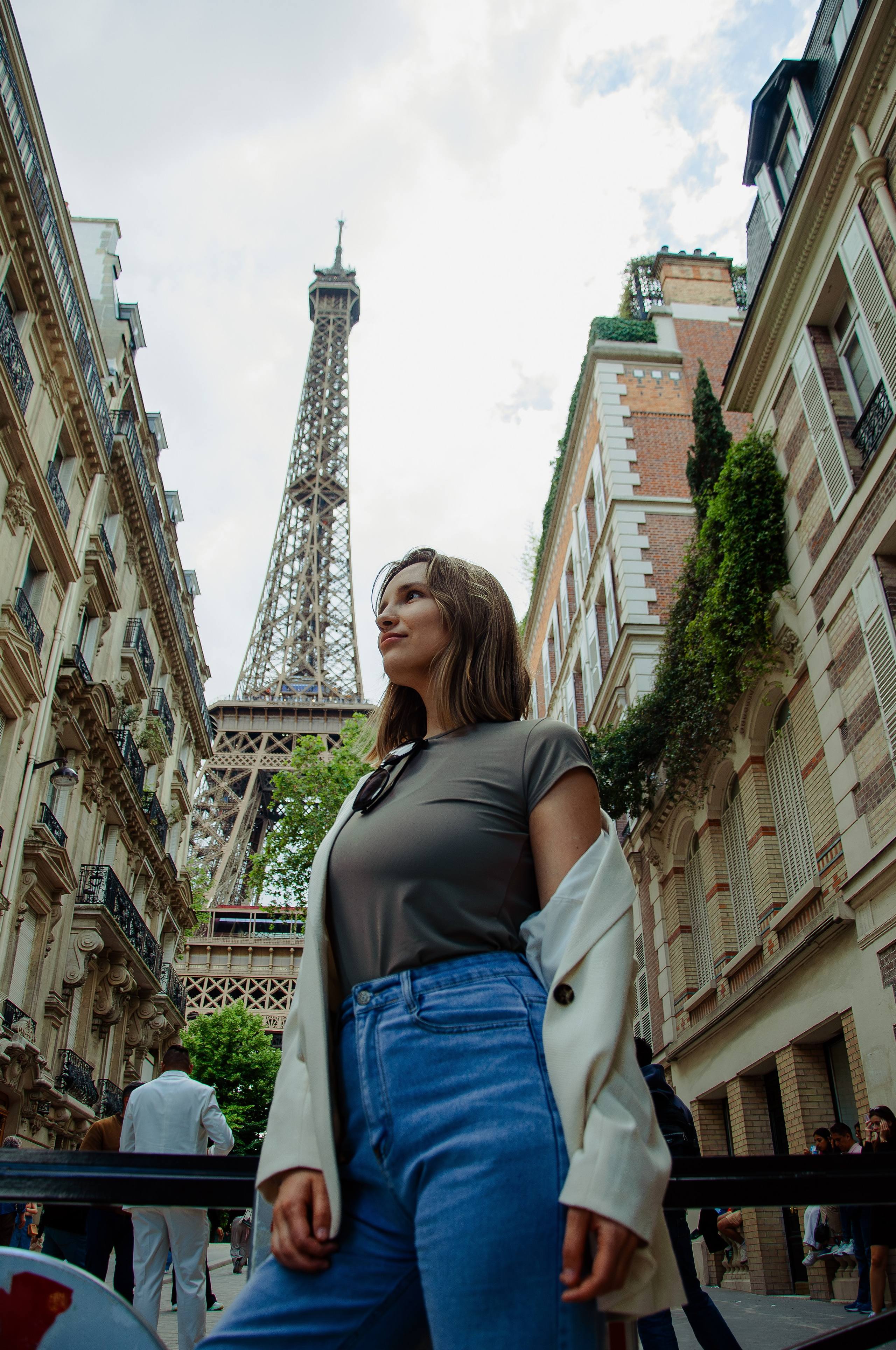 Evening photoshoot in Paris. Paris photographer — Polina Osipova