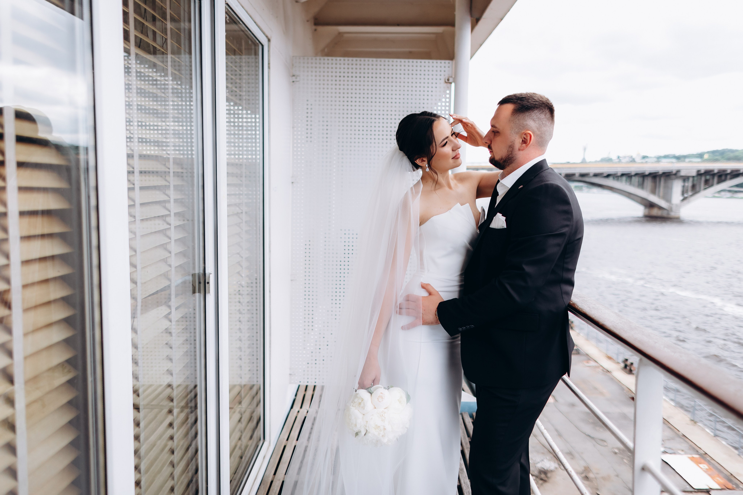 White Wedding. Wedding and Family Photograph