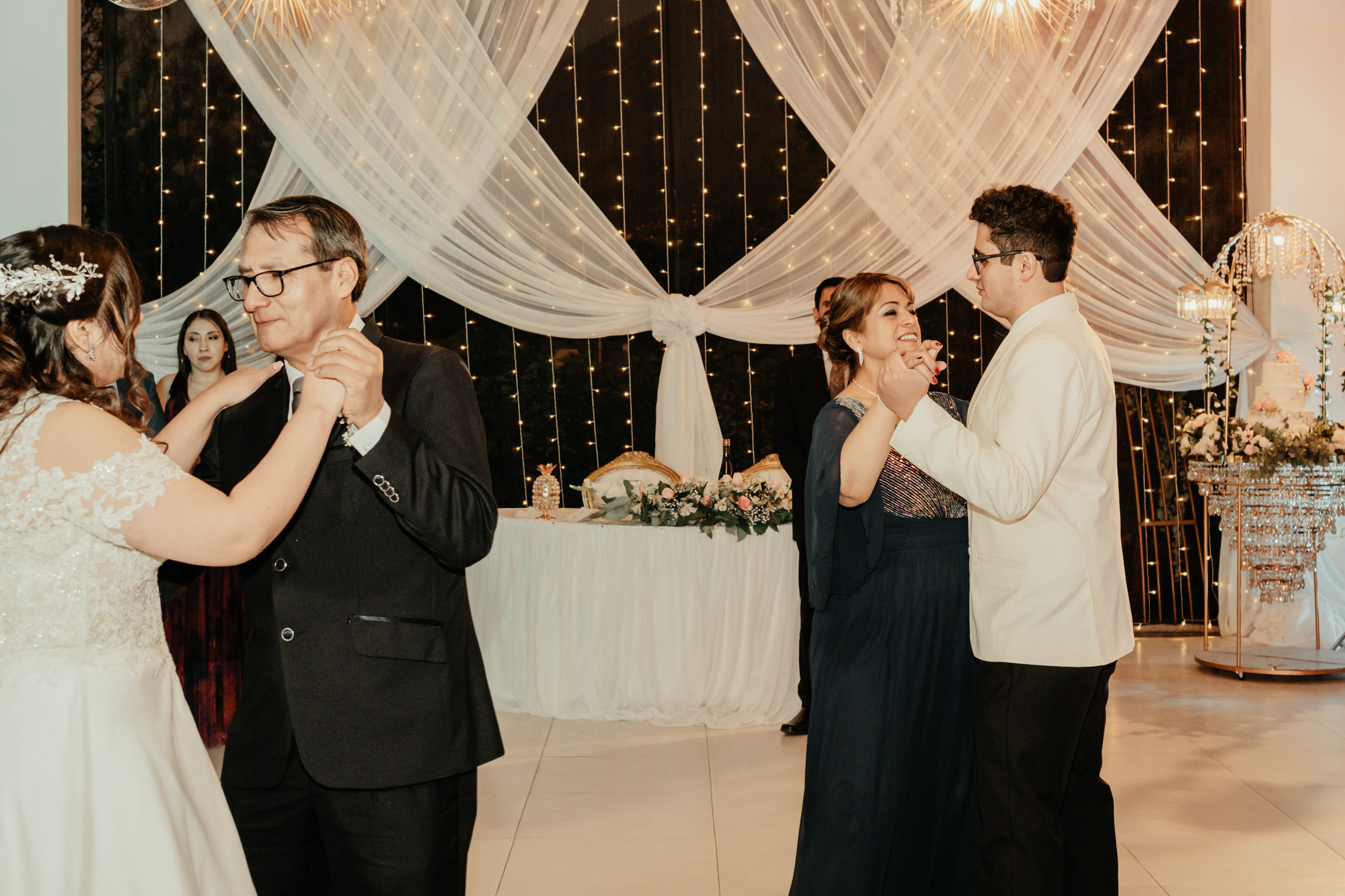 VANIA + LUIS BODA CIVIL. Studio KVTA | Fotografía y Video de Bodas en Arequipa