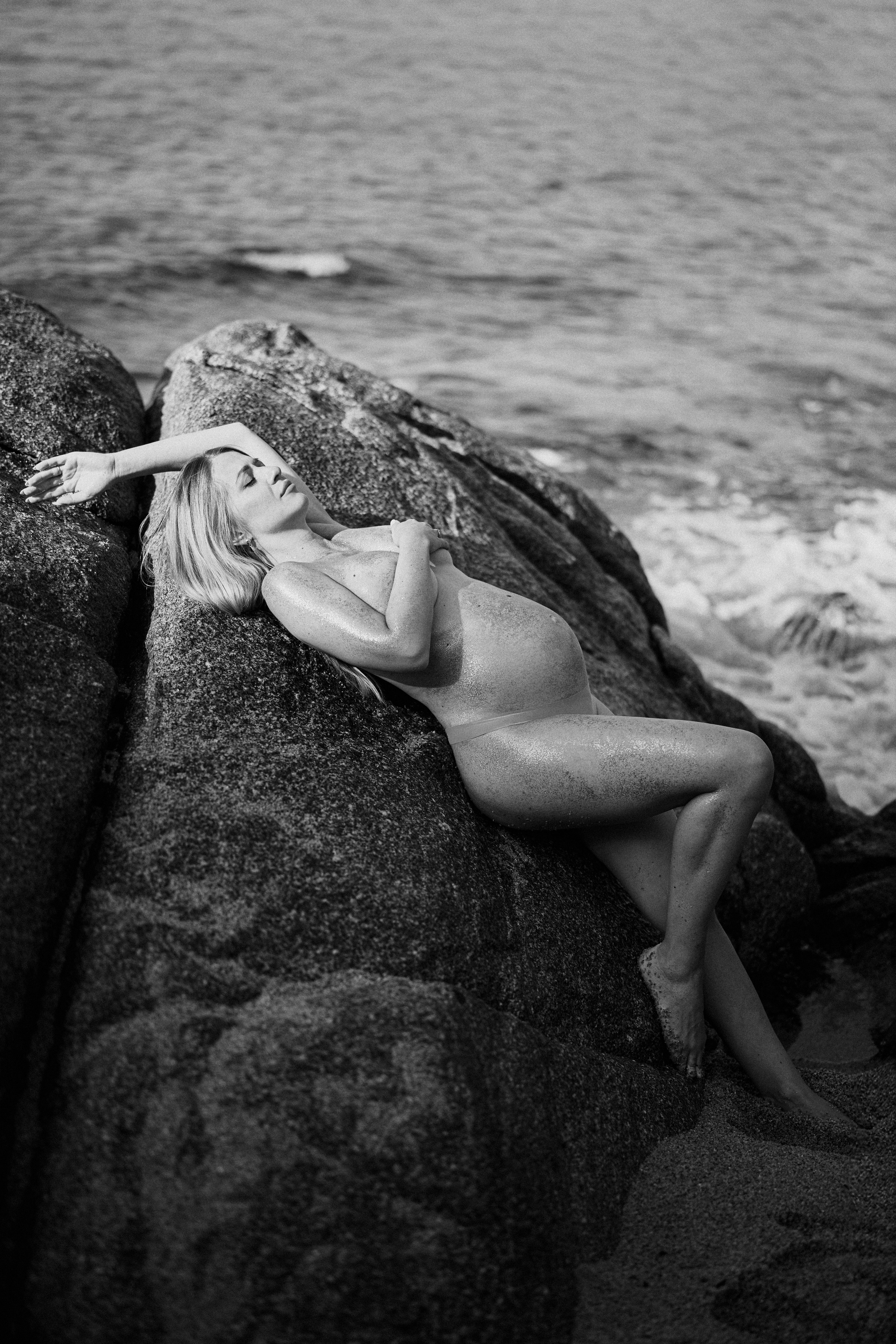 Золото на коже. Фотосессия беременности на пляже. Photographer in Barcelona Spain Zhanna Zakharchenko