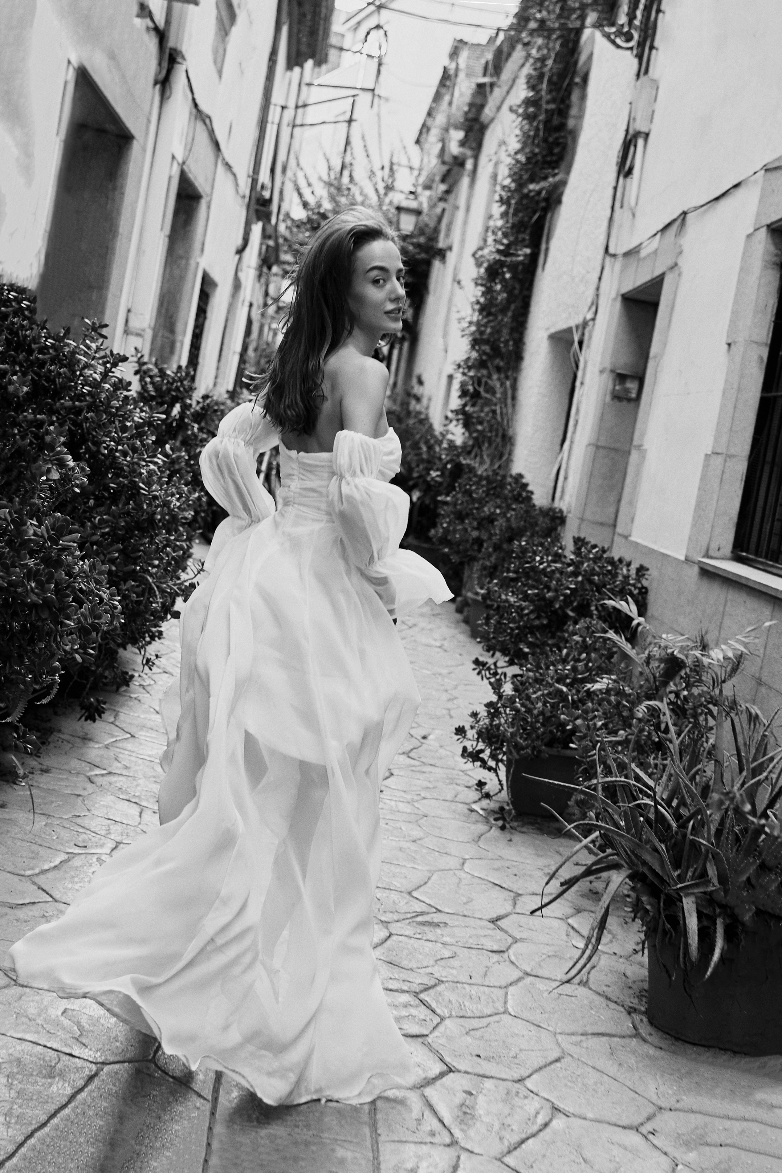 The runaway bride. Photographer in Barcelona Spain Zhanna Zakharchenko