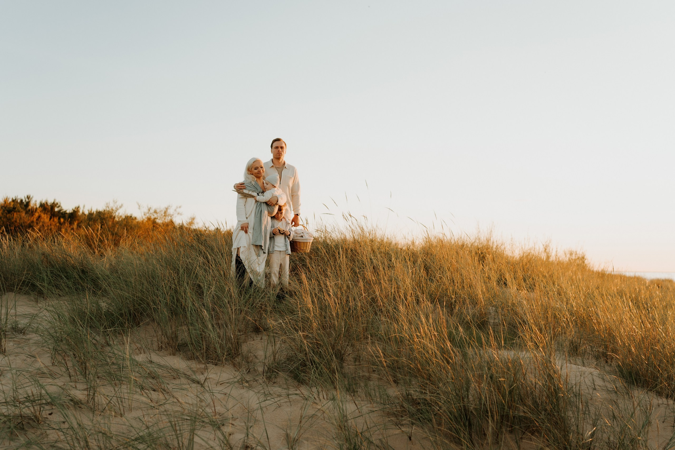 FAMILY IN AUTUMN SUN. Dagneshi Photography