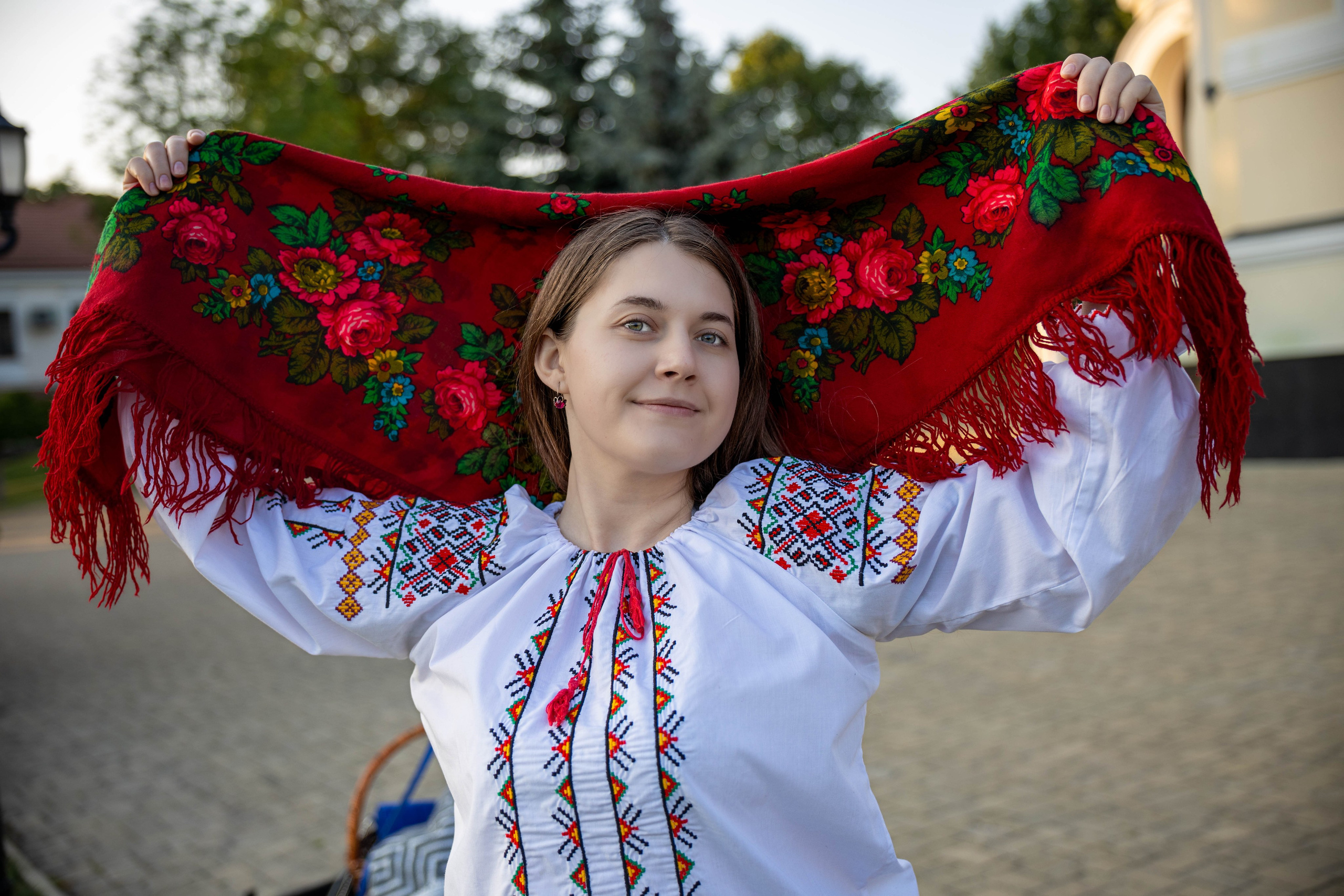 Fata cu ochi de smarald. Alika Dia- Fotograf în Republica Moldova, Strășeni