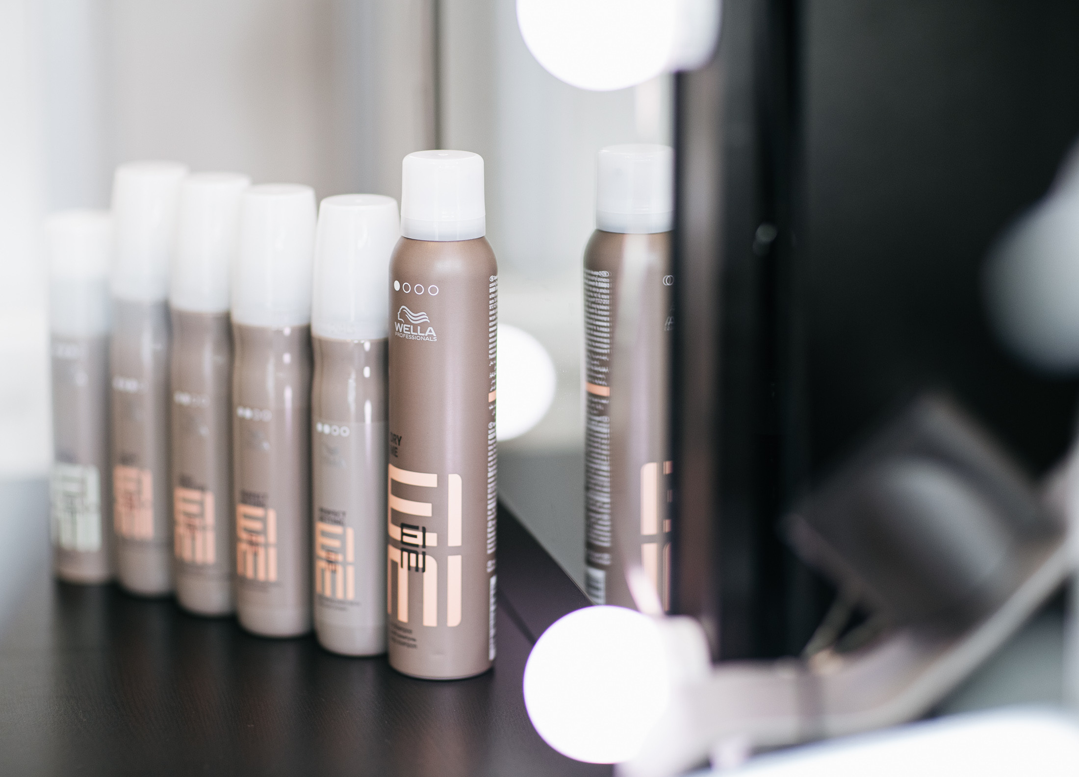 OXANA — H A I R D R E S S E R. Main