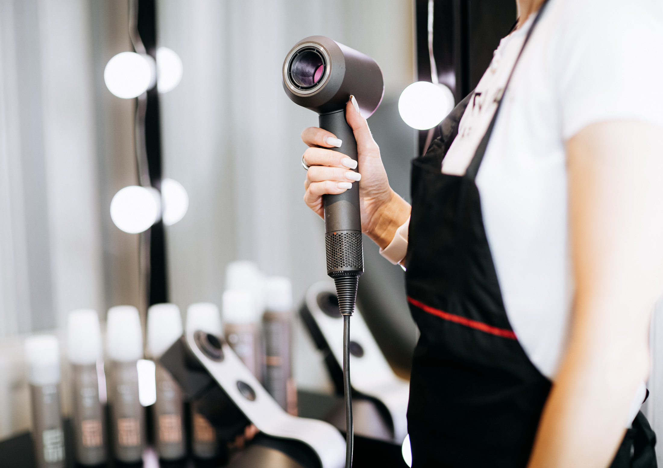 OXANA — H A I R D R E S S E R. Main