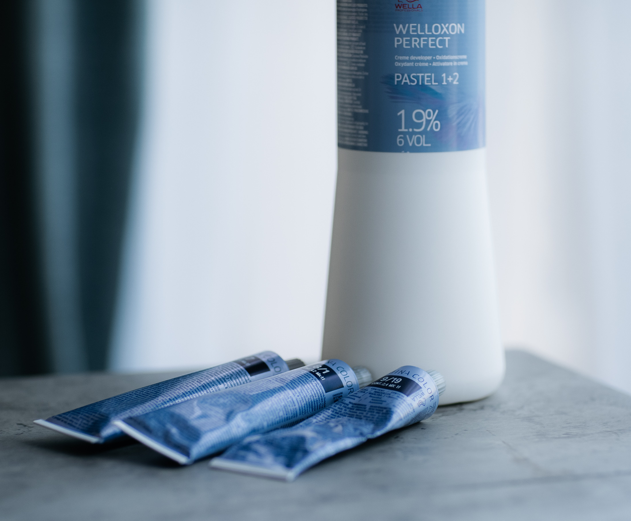 OXANA — H A I R D R E S S E R. Main