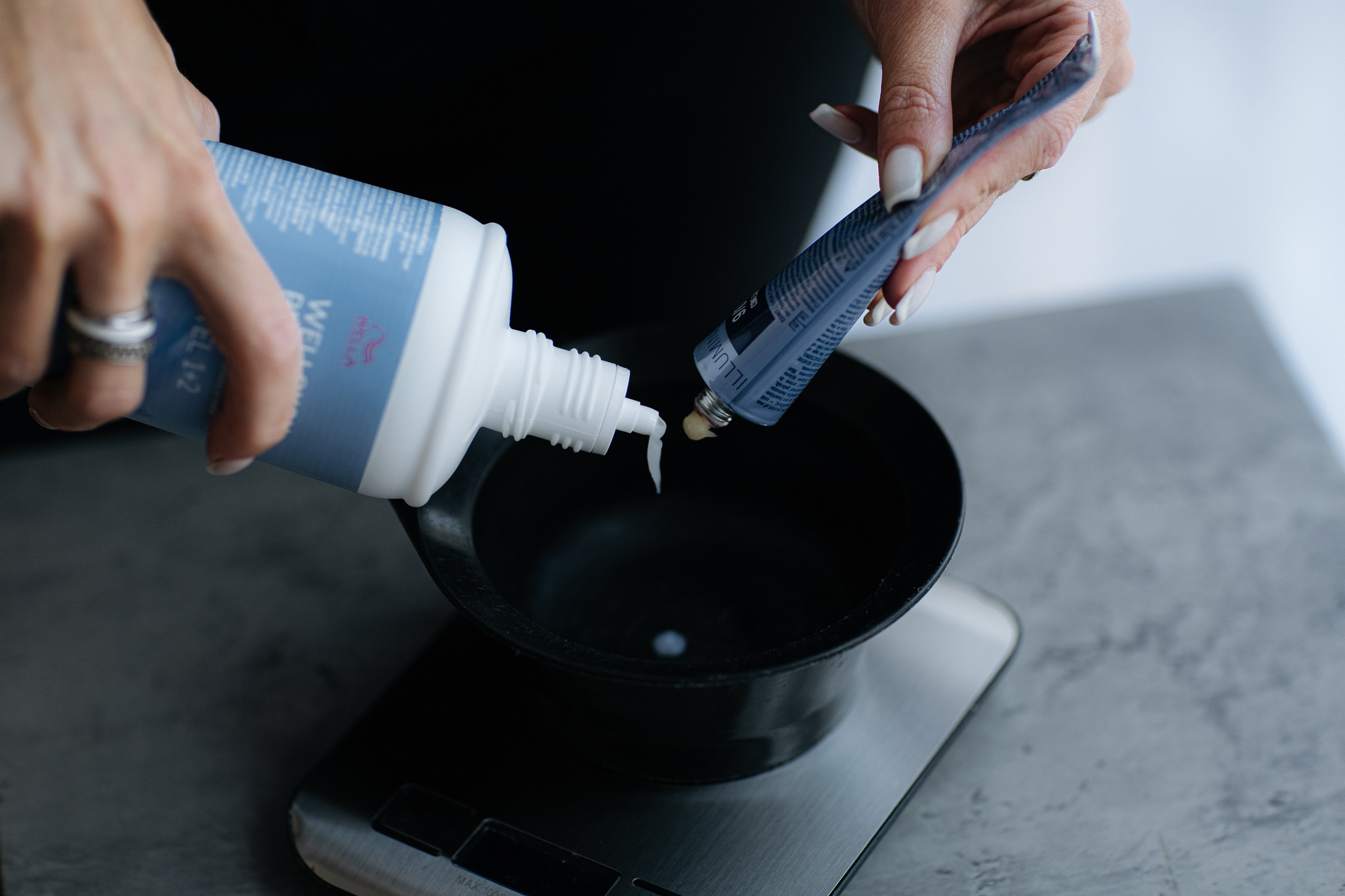 OXANA — H A I R D R E S S E R. Main