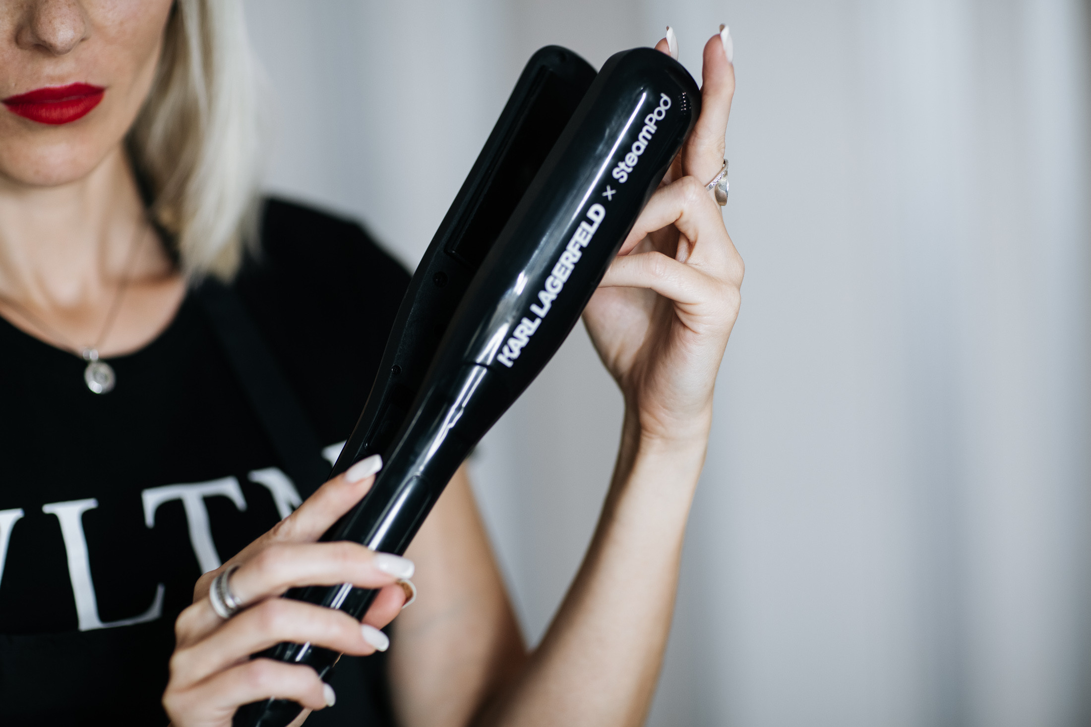 OXANA — H A I R D R E S S E R. Main