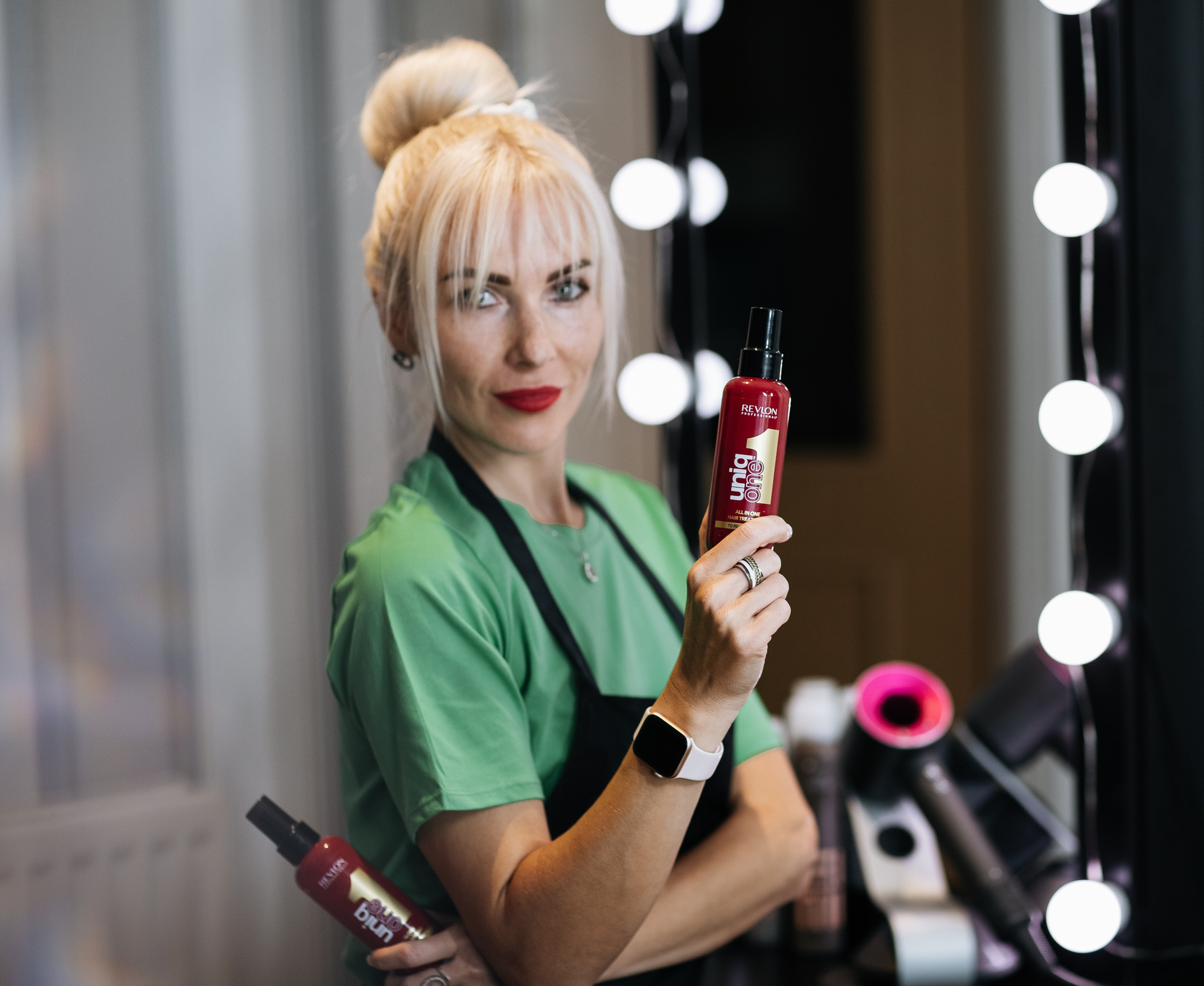 OXANA — H A I R D R E S S E R. Main