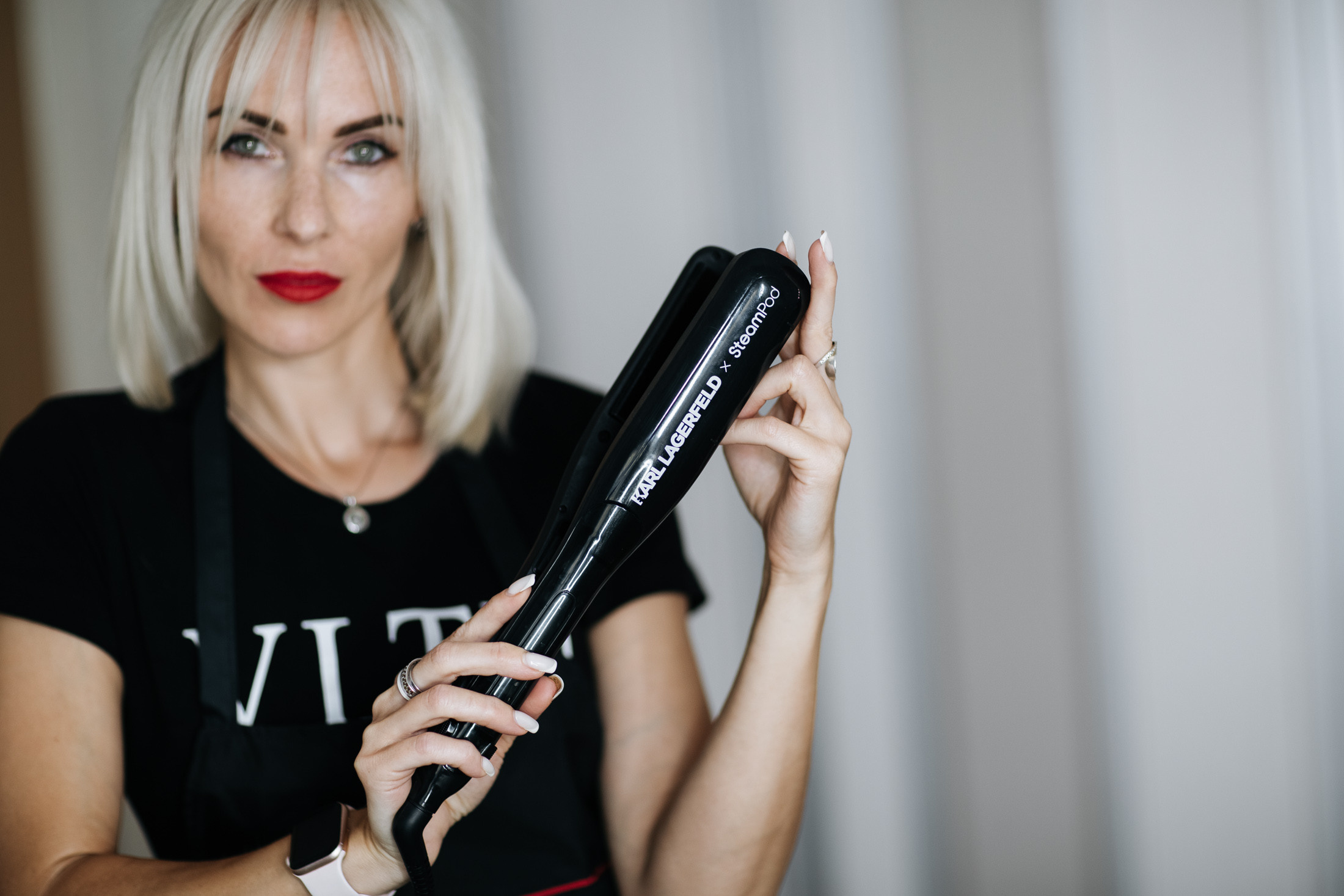 OXANA — H A I R D R E S S E R. Main