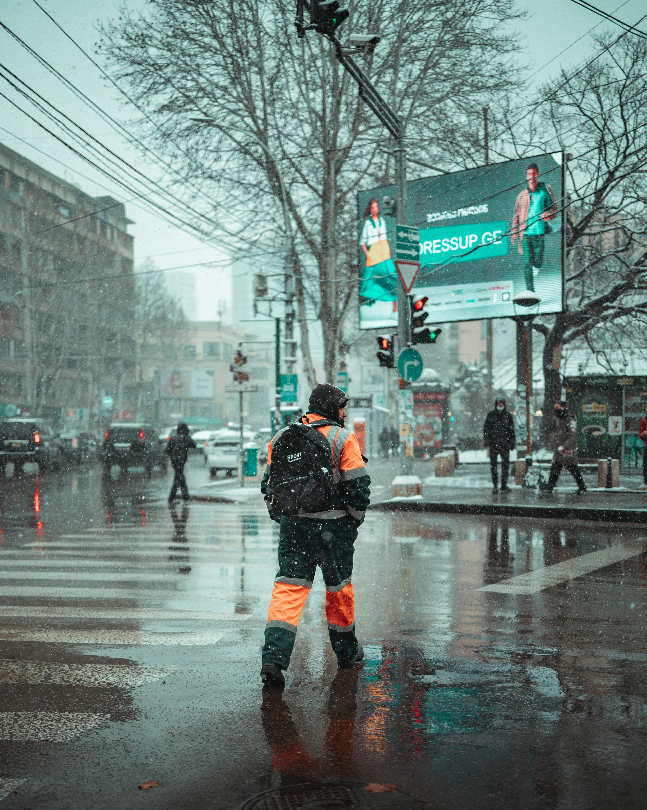 T B I L I S I. Bspander