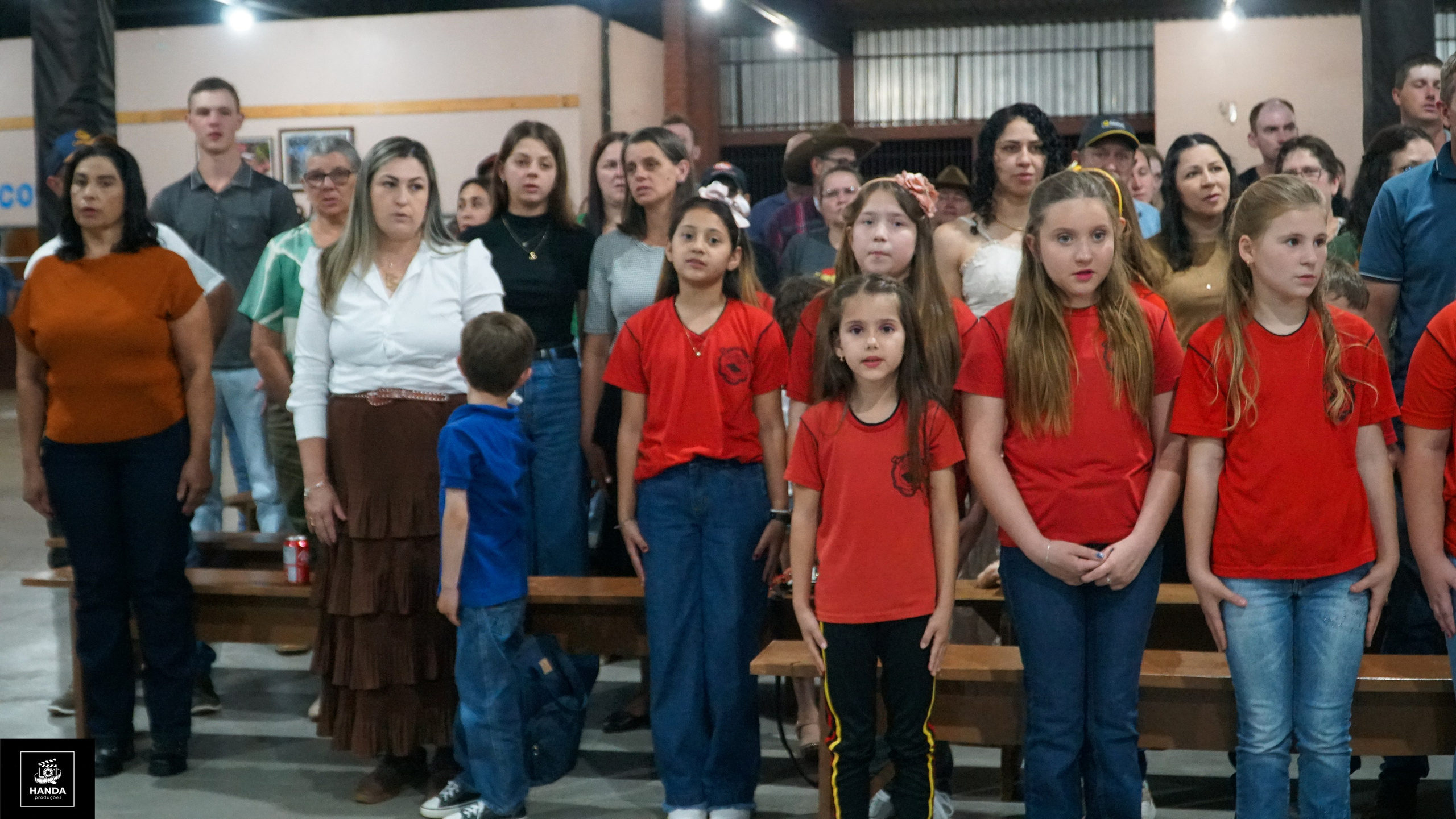 Noite autógrafos colégio Aurélio Buarque de Holanda. Handa Produções