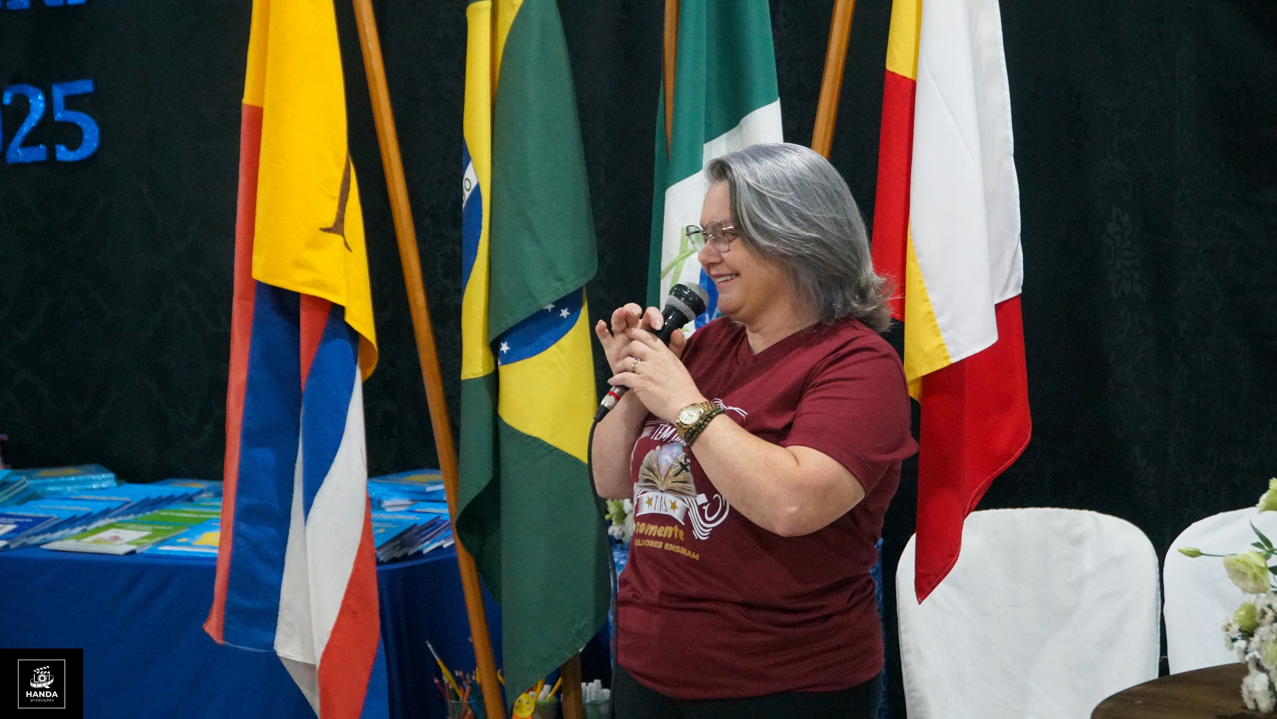 Noite autógrafos colégio Aurélio Buarque de Holanda. Handa Produções